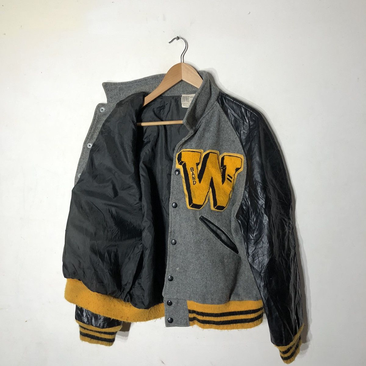 Vintage VINTAGE HOWE ATHLETIC APPAREL VARSITY JACKET Size US M / EU 48-50 / 2 - 7 Thumbnail
