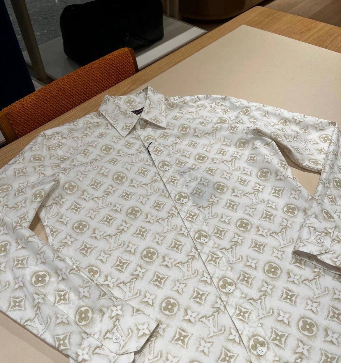 Louis Vuitton 1ABJLM Monogram Long-sleeved Shirt