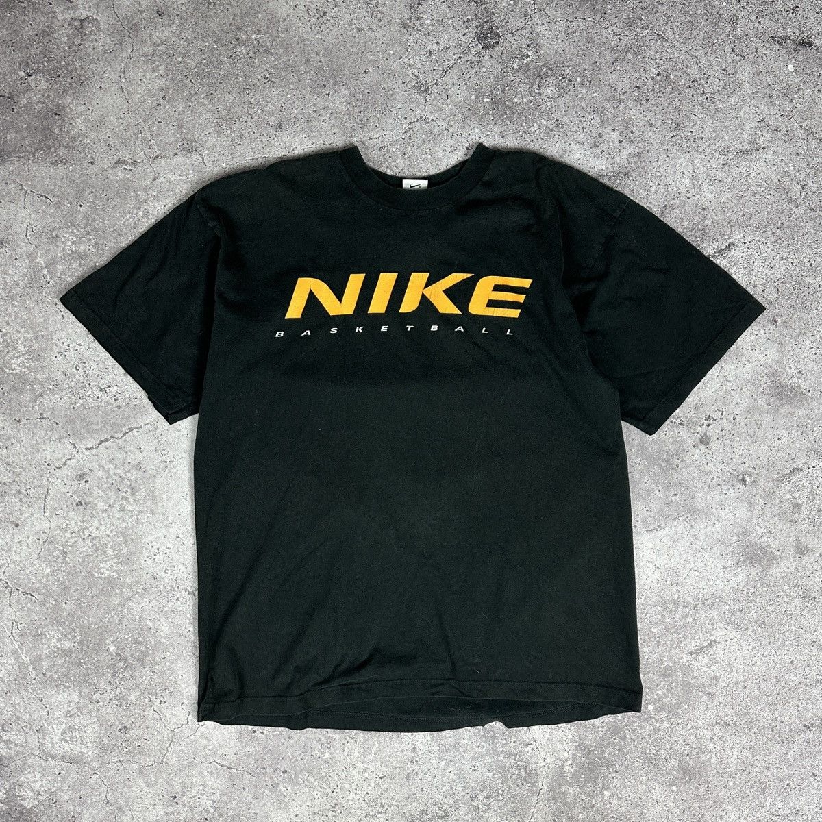 Vintage Vintage 90s Nike Basketball tee Big Logo Og Sun faded y2k Size US XL / EU 56 / 4 - 1 Thumbnail