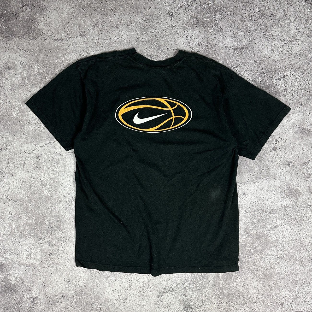 Vintage Vintage 90s Nike Basketball tee Big Logo Og Sun faded y2k Size US XL / EU 56 / 4 - 2 Thumbnail