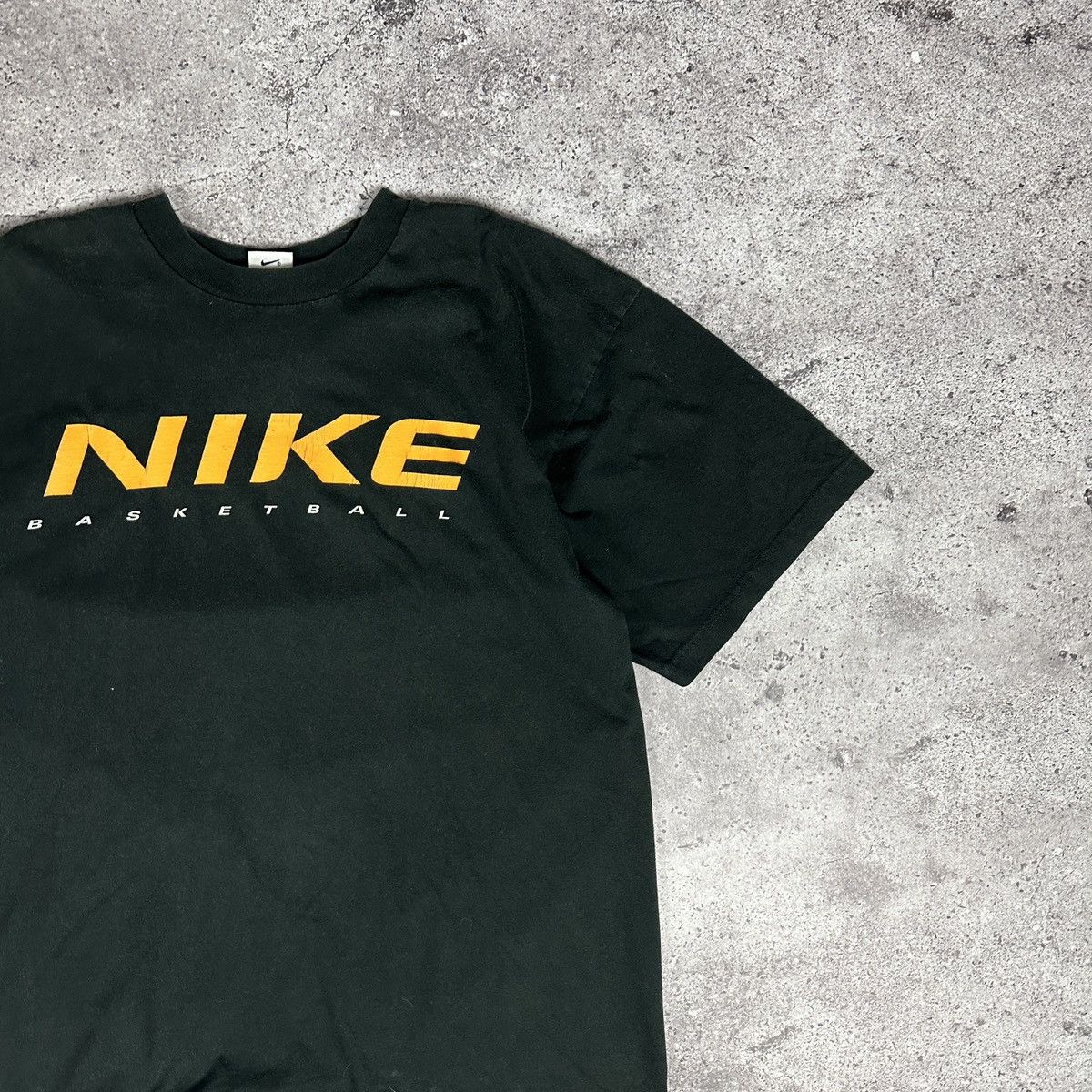 Vintage Vintage 90s Nike Basketball tee Big Logo Og Sun faded y2k Size US XL / EU 56 / 4 - 3 Thumbnail