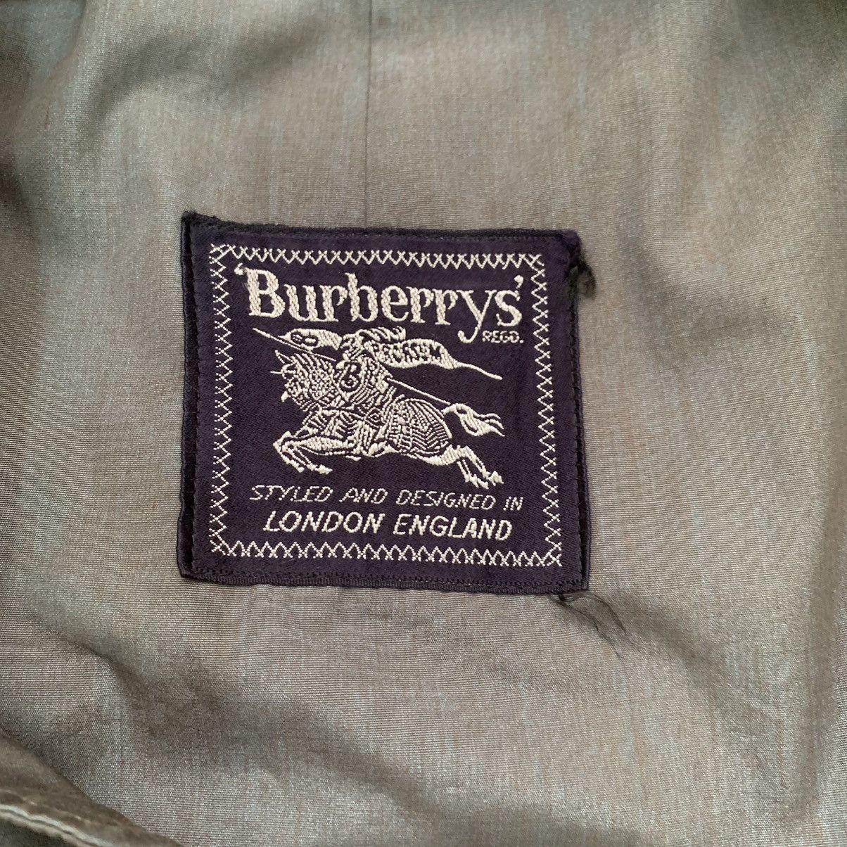 Burberry Vintage burberry trench coat Size US M / EU 48-50 / 2 - 2 Thumbnail