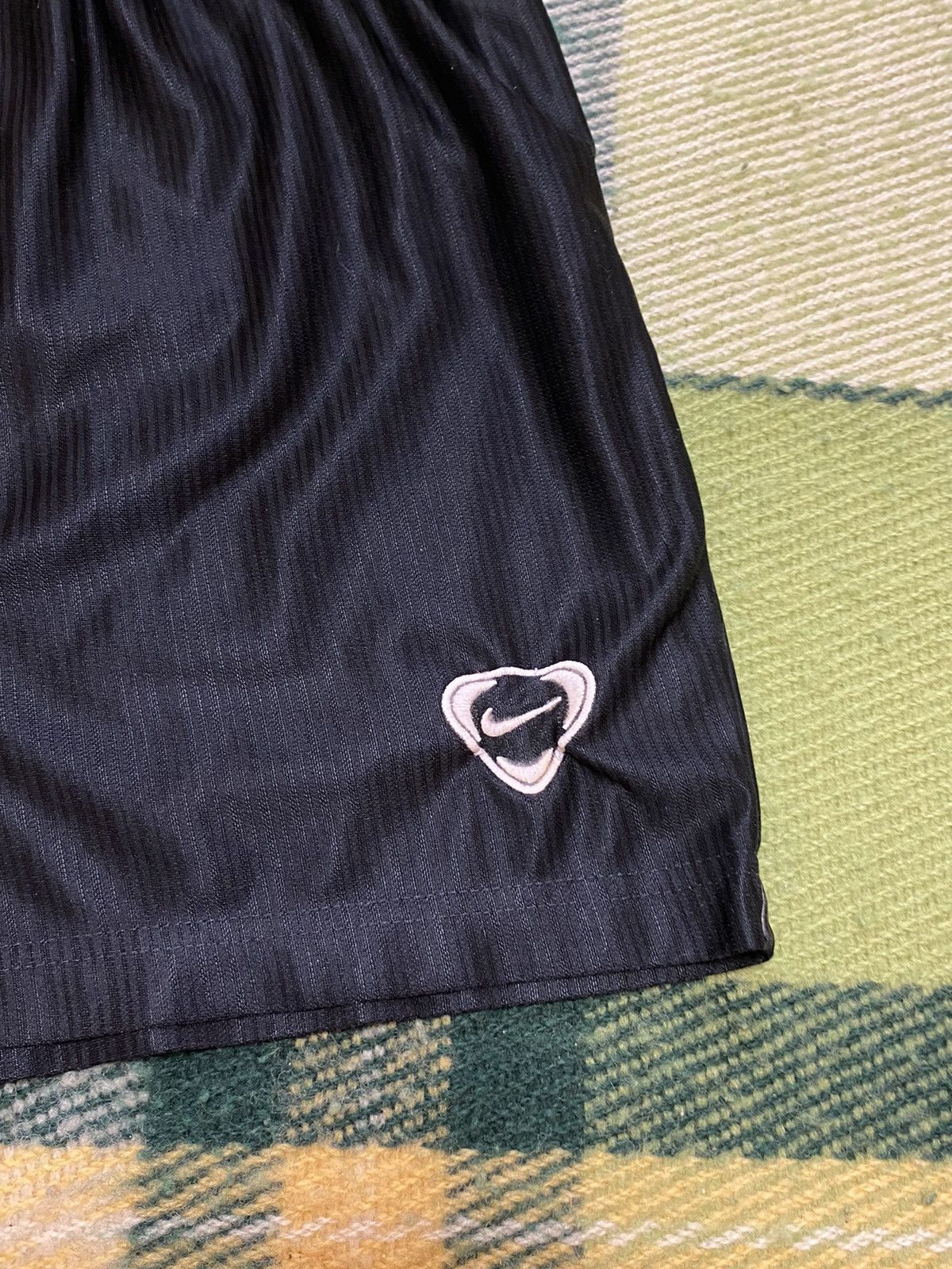 Nike Vintage Nike shorts streetwear swoosh casual y2k size M Size US 32 / EU 48 - 2 Thumbnail