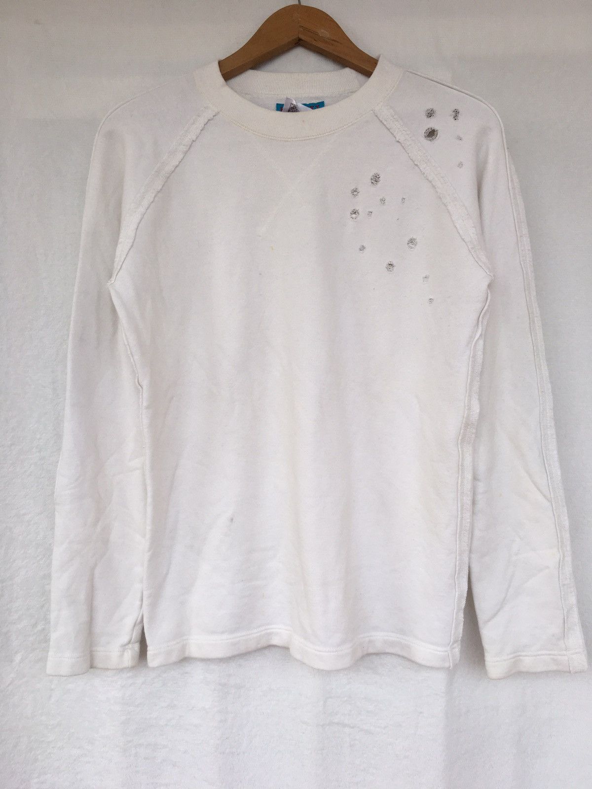 Katharine Hamnett London white ripped sweatshirt Size US M / EU 48-50 / 2 - 1 Thumbnail