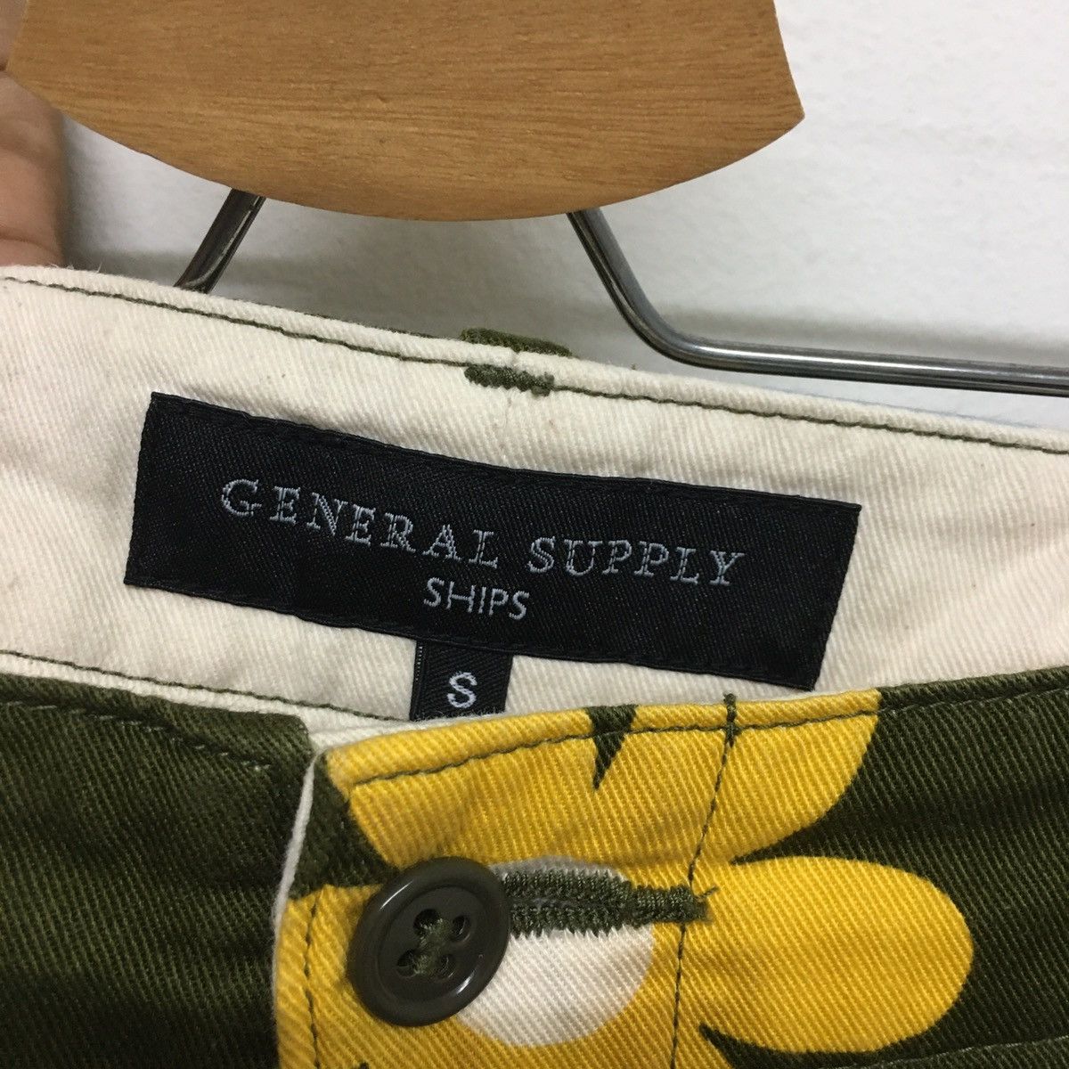 Japanese Brand floral short Size 30" / US 8 / IT 44 - 4 Thumbnail
