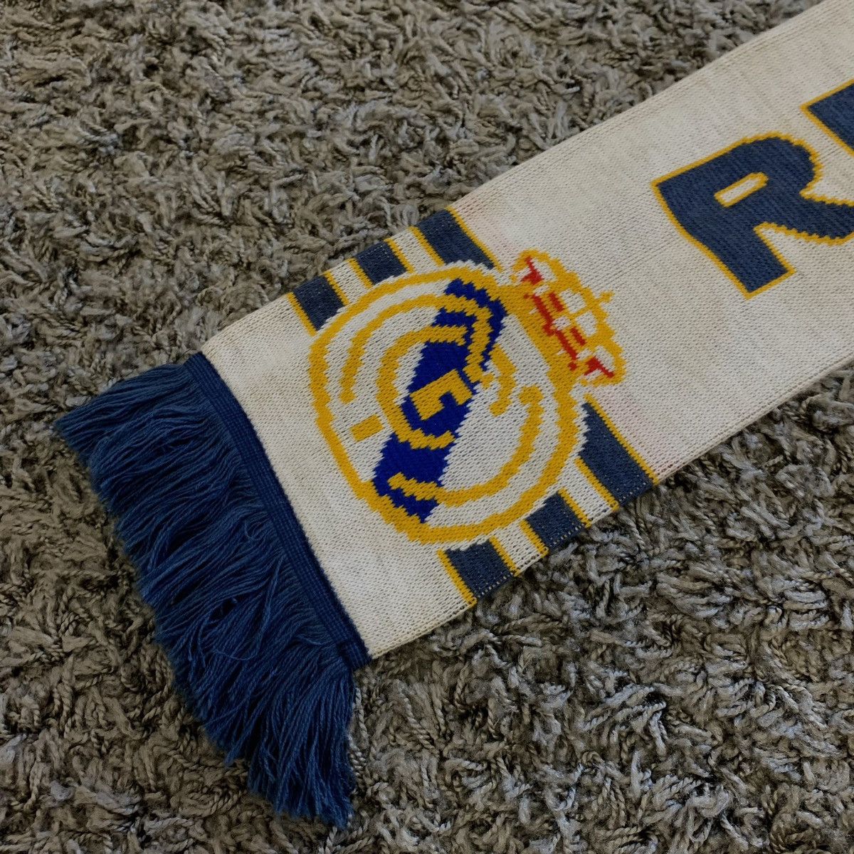 Adidas Adidas Vintage Real Madrid Football Size ONE SIZE - 5 Thumbnail