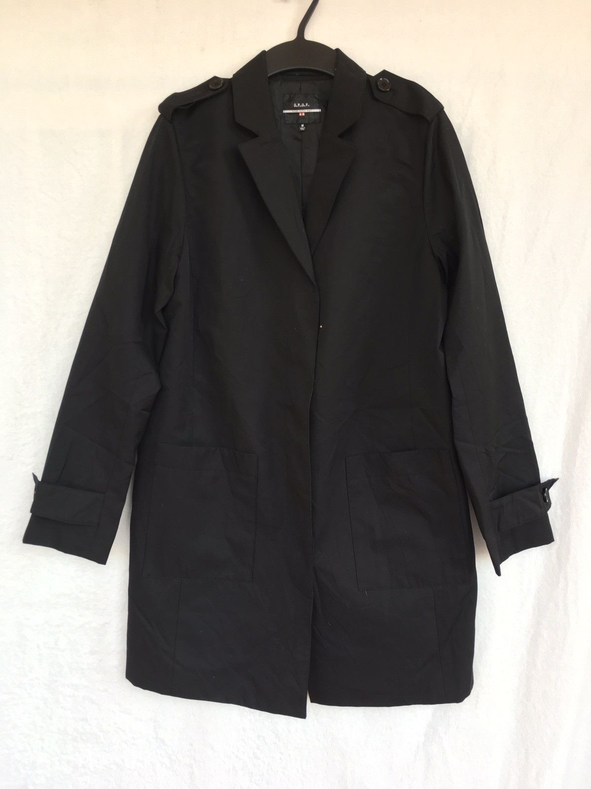 G.V.G.V. uniqlo collab project Size US M / EU 48-50 / 2 - 1 Thumbnail