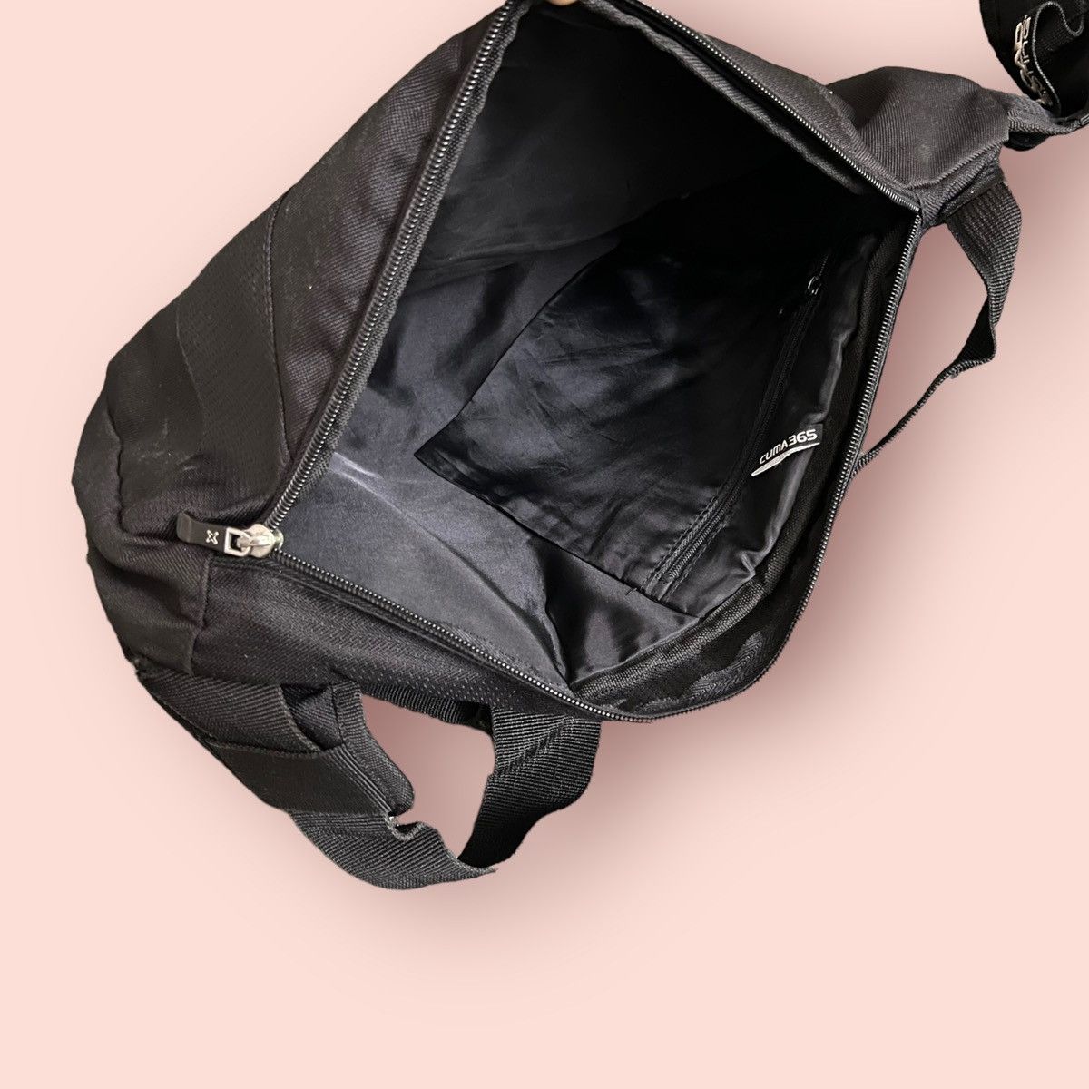 Adidas VINTAGE ADIDAS CLIMA COOL 365 LOAD SPRING CROSSBODY BODYBAG Size ONE SIZE - 16 Thumbnail