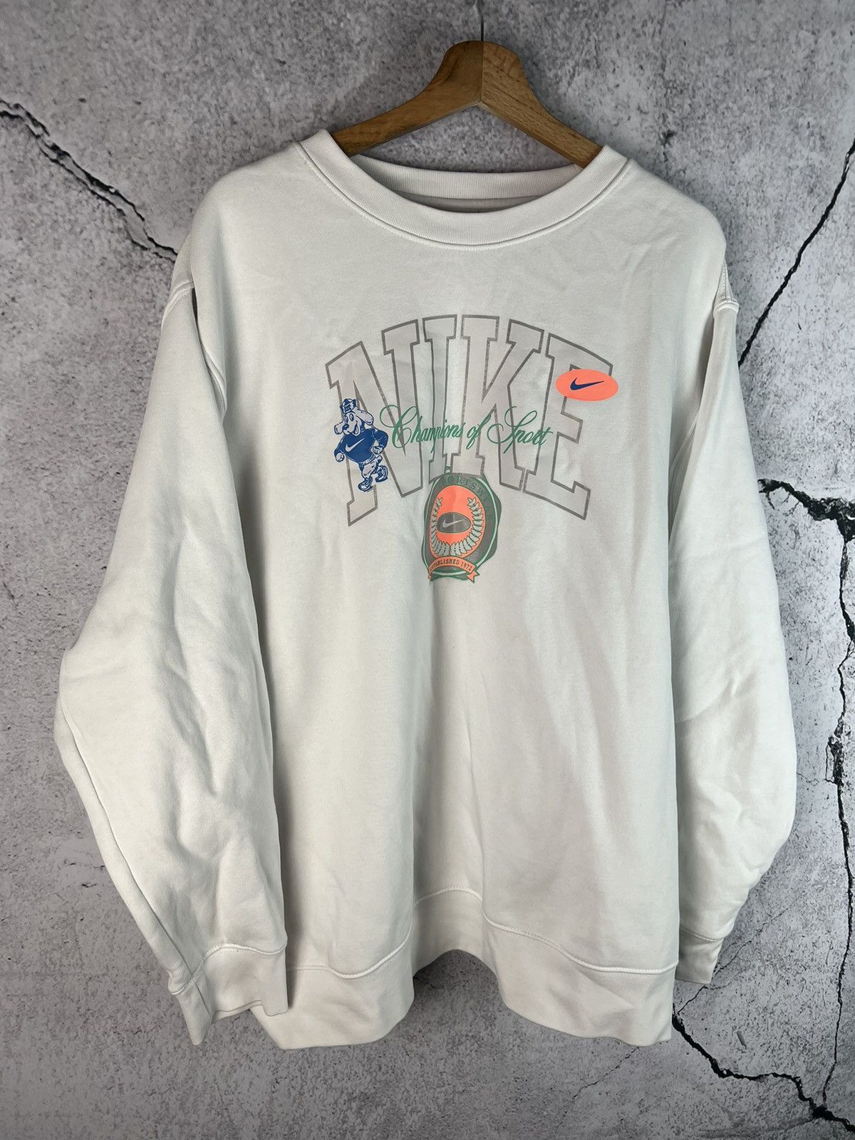Nike Nike spell out center dog swoosh sweatshirt Size US XXL / EU 58 / 5 - 1 Thumbnail