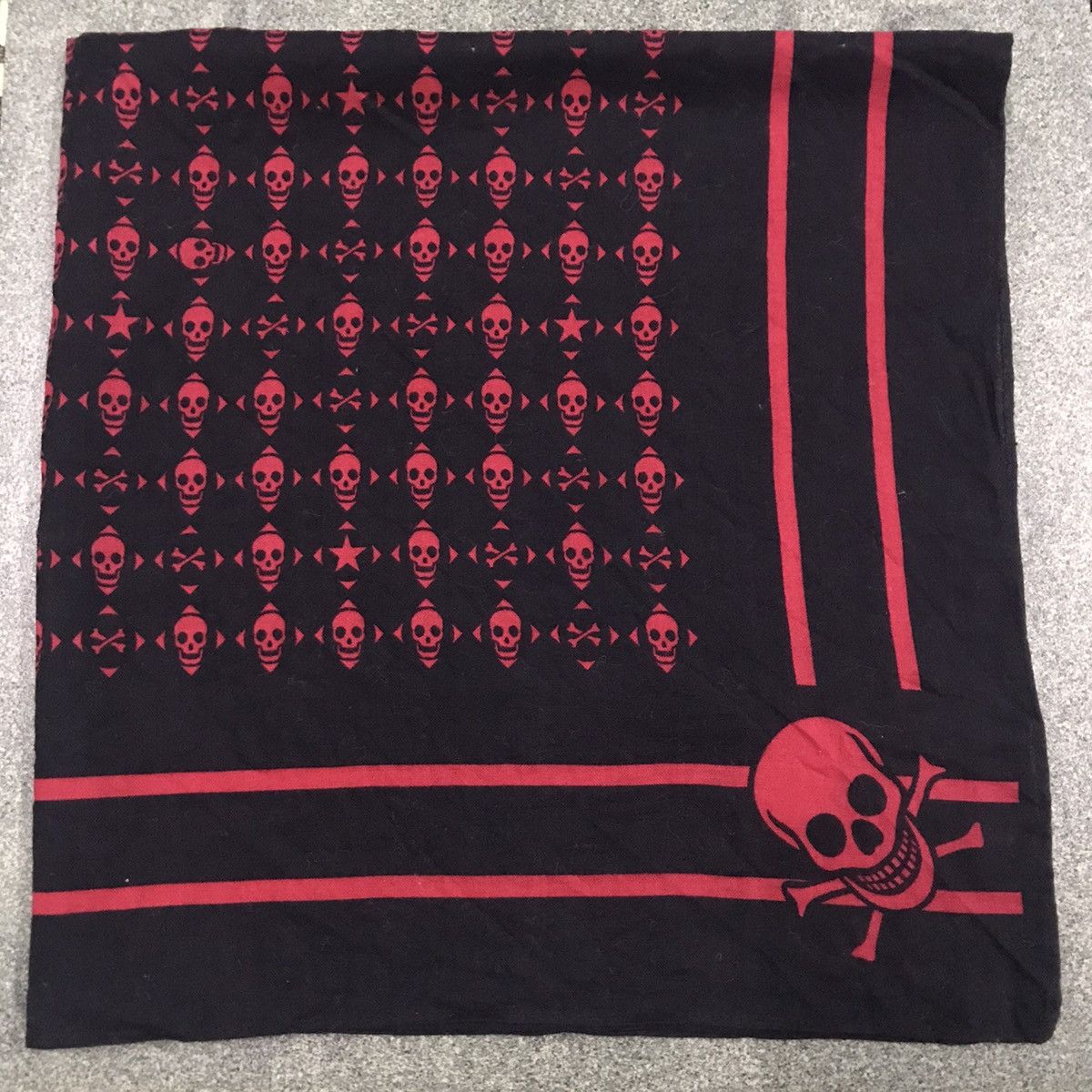 Other Rare design skulls handkerchief bandana Size ONE SIZE - 6 Thumbnail
