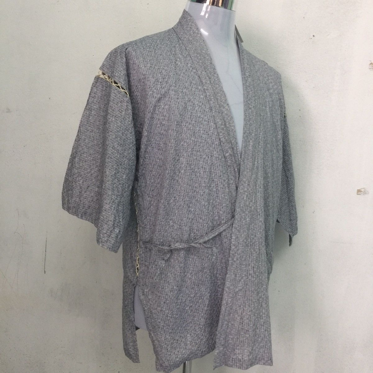 Japanese Brand New renown kimono made in Japan Size US M / EU 48-50 / 2 - 3 Thumbnail