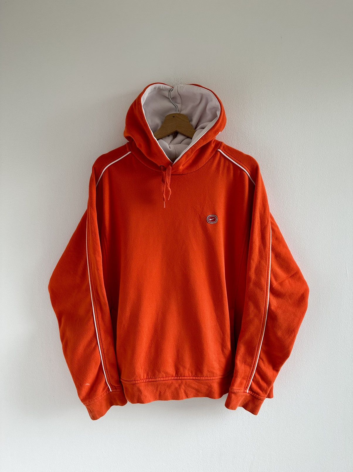 Vintage orange nike online hoodie