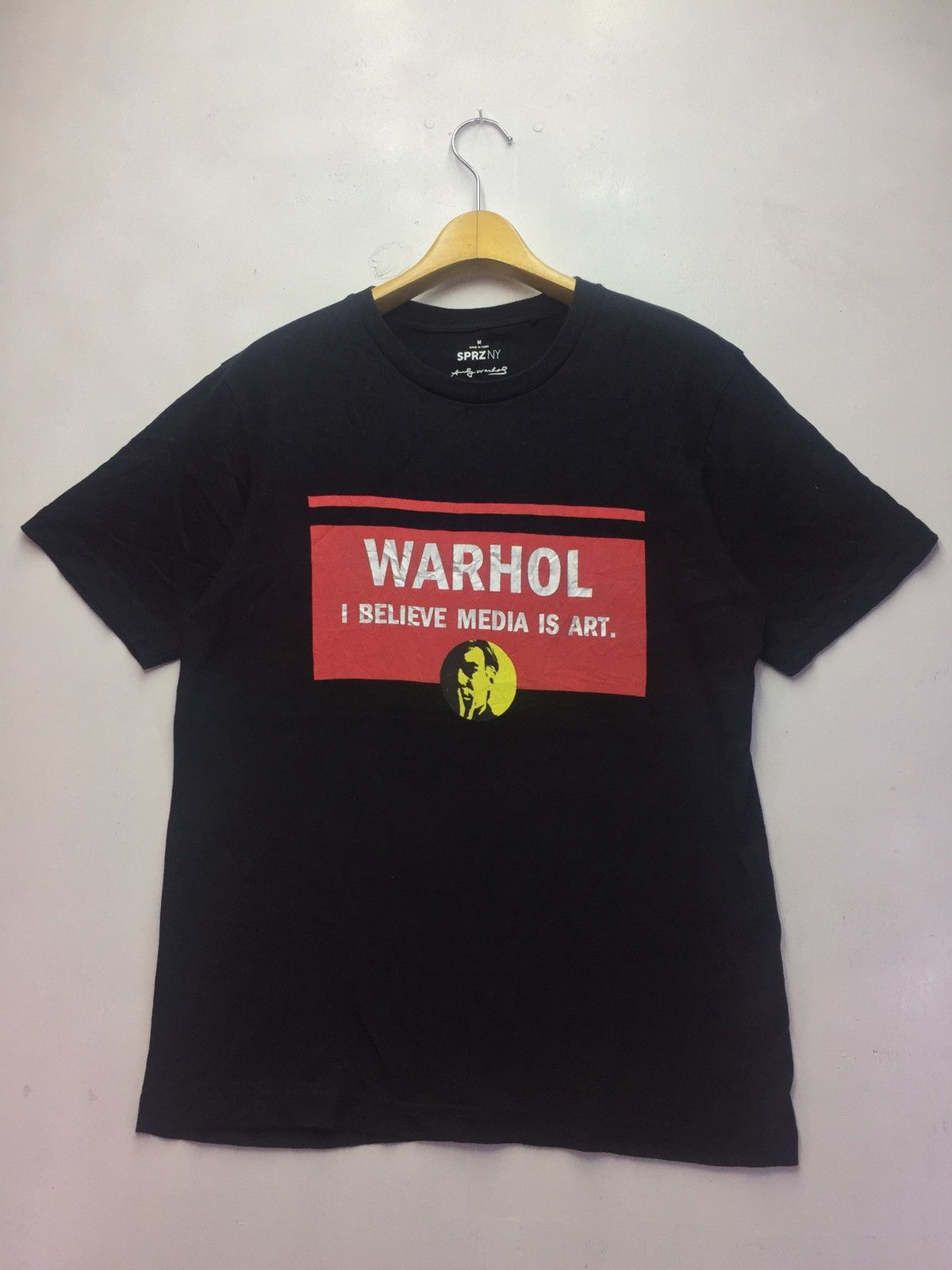 Andy Warhol × Uniqlo Andy Warhol Media is Art by Uniqlo Size US M / EU 48-50 / 2 - 1 Thumbnail