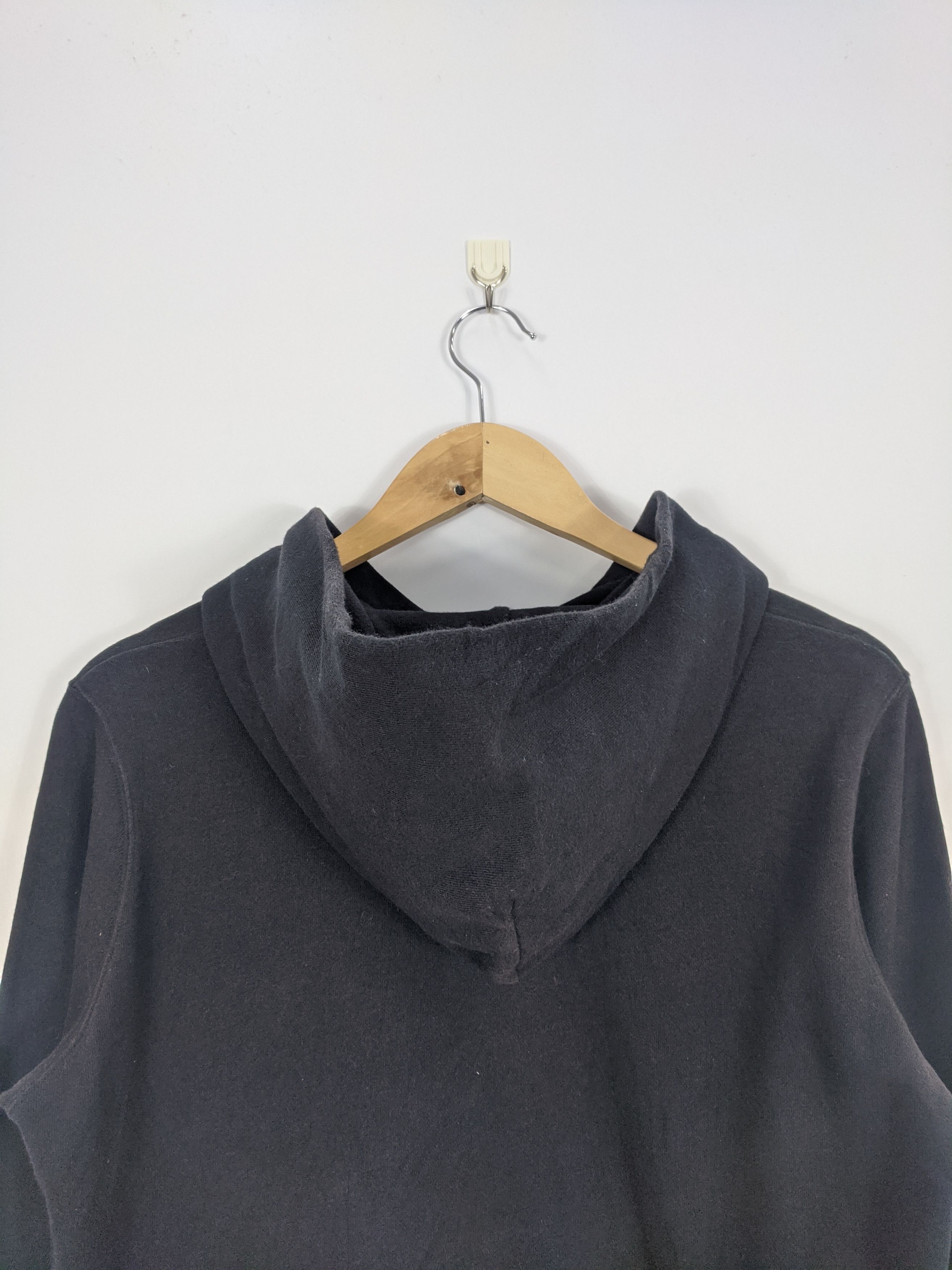 Japanese Brand × Kaws × Uniqlo Uniqlo X Kaws Hoodie Jumper Size US M / EU 48-50 / 2 - 4 Thumbnail