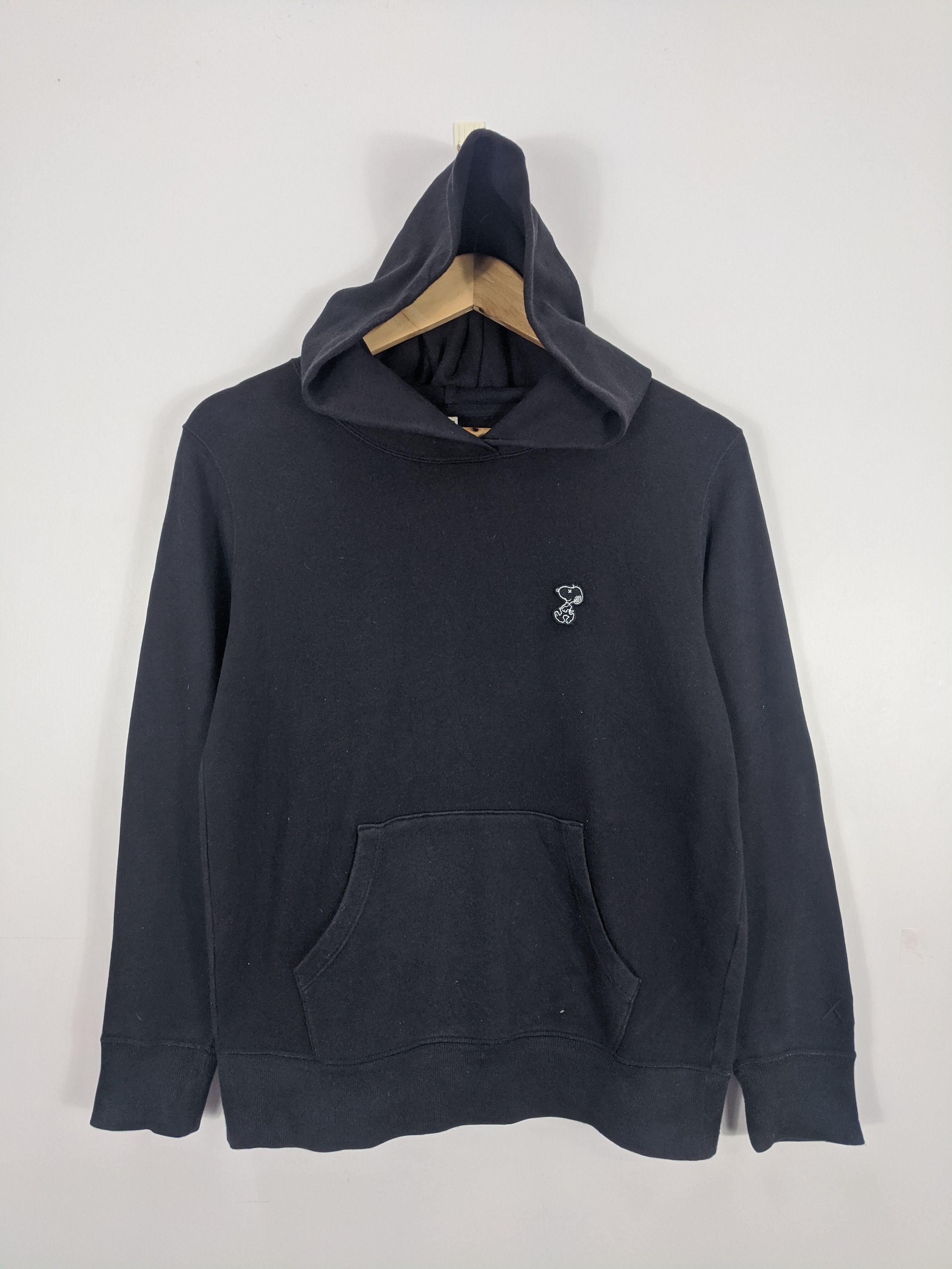 Japanese Brand × Kaws × Uniqlo Uniqlo X Kaws Hoodie Jumper Size US M / EU 48-50 / 2 - 1 Thumbnail