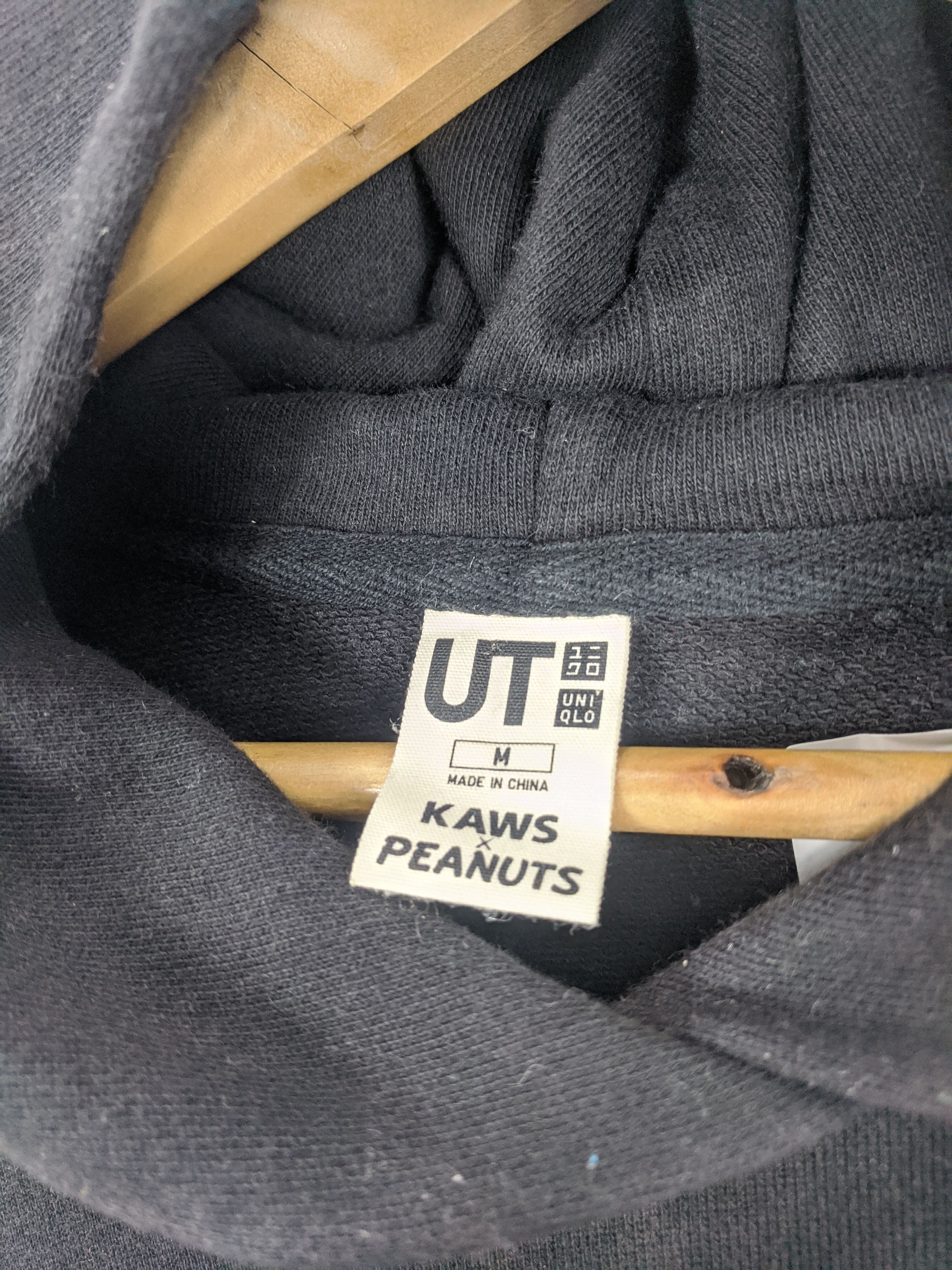 Japanese Brand × Kaws × Uniqlo Uniqlo X Kaws Hoodie Jumper Size US M / EU 48-50 / 2 - 8 Thumbnail