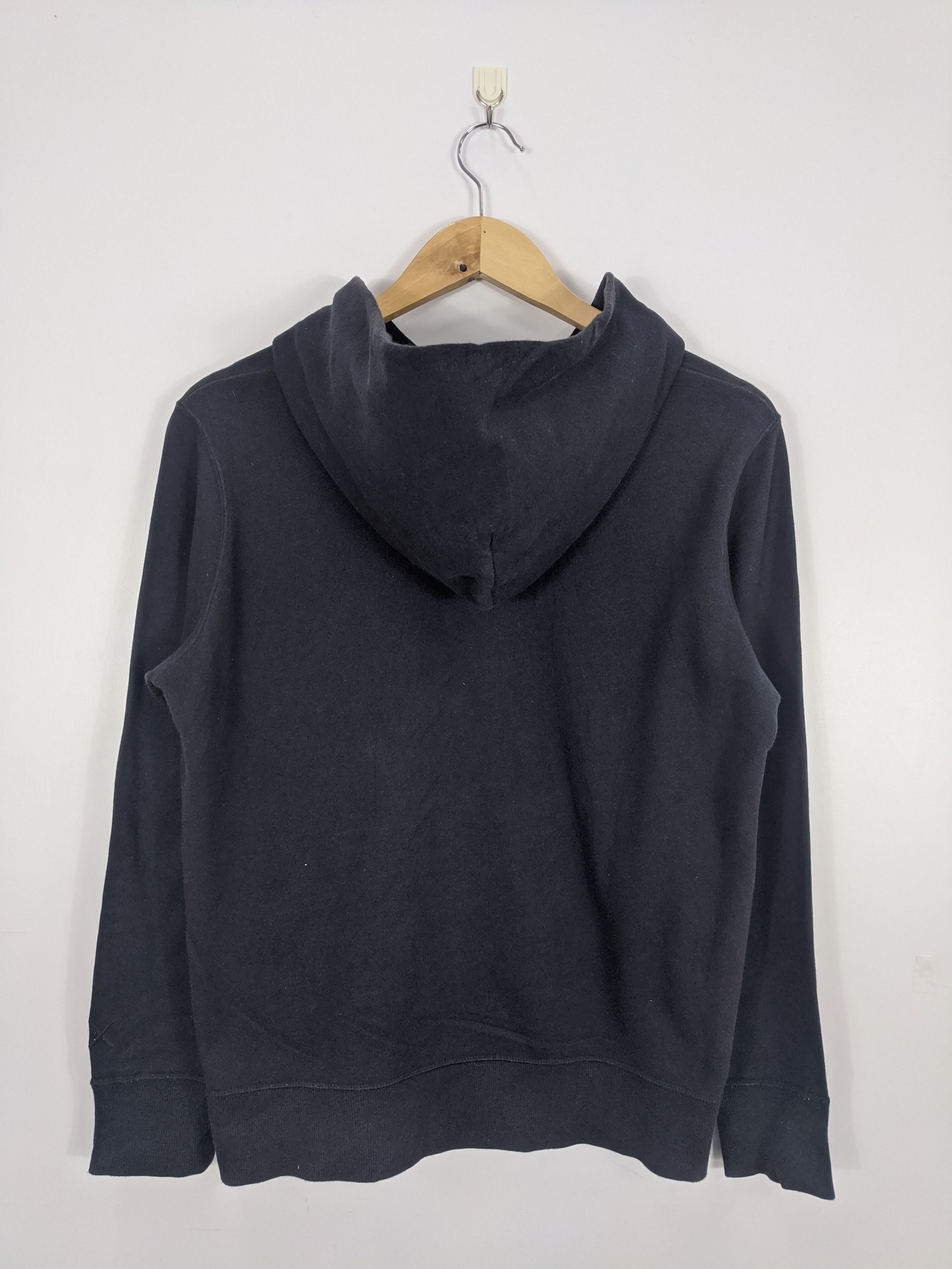 Japanese Brand × Kaws × Uniqlo Uniqlo X Kaws Hoodie Jumper Size US M / EU 48-50 / 2 - 3 Thumbnail