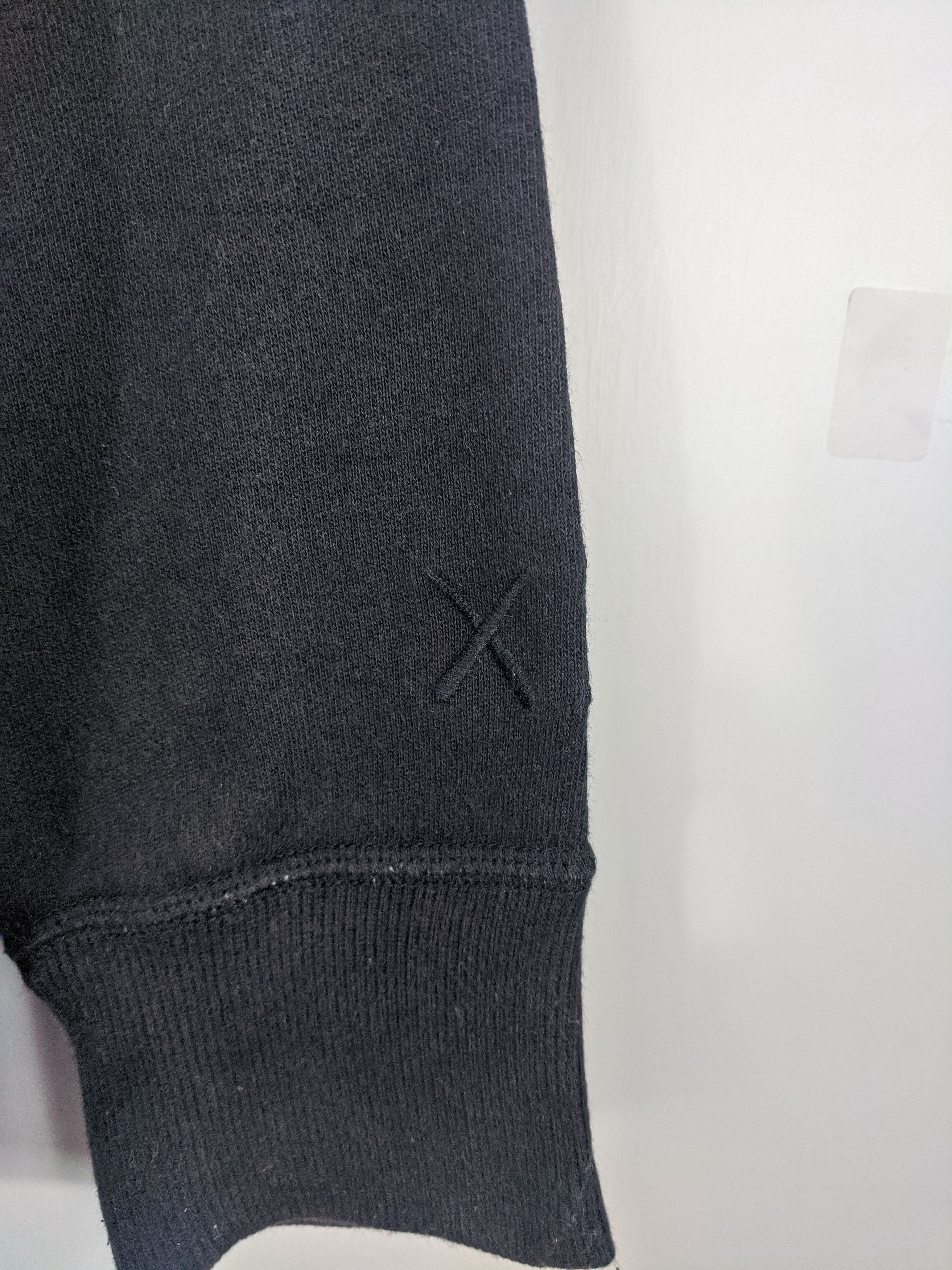 Japanese Brand × Kaws × Uniqlo Uniqlo X Kaws Hoodie Jumper Size US M / EU 48-50 / 2 - 7 Thumbnail