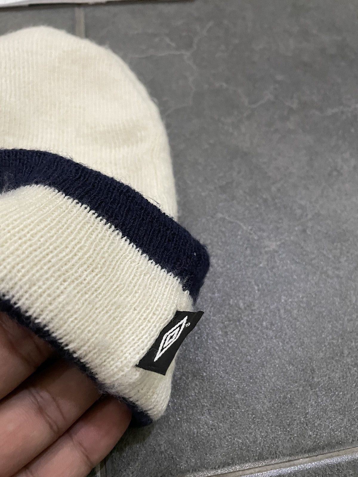 VINTAGE ENGLAND SOCCER BEANIE