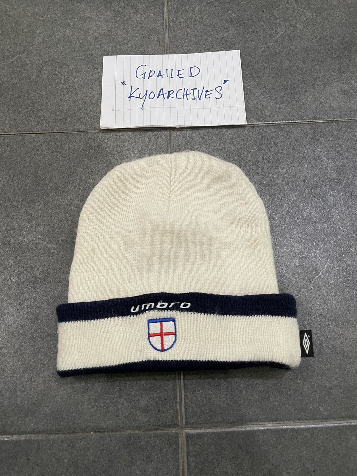 VINTAGE ENGLAND SOCCER BEANIE