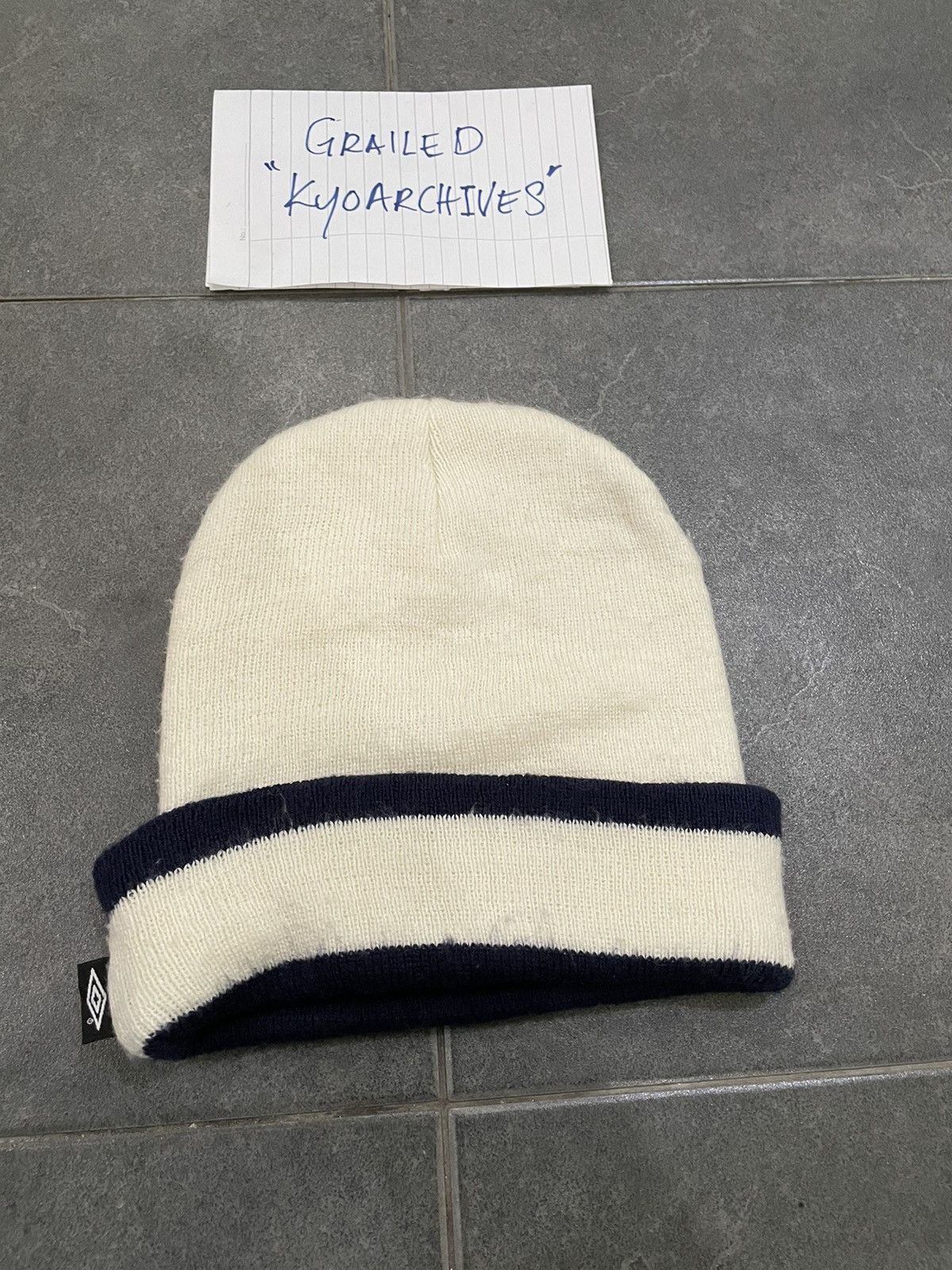 VINTAGE ENGLAND SOCCER BEANIE