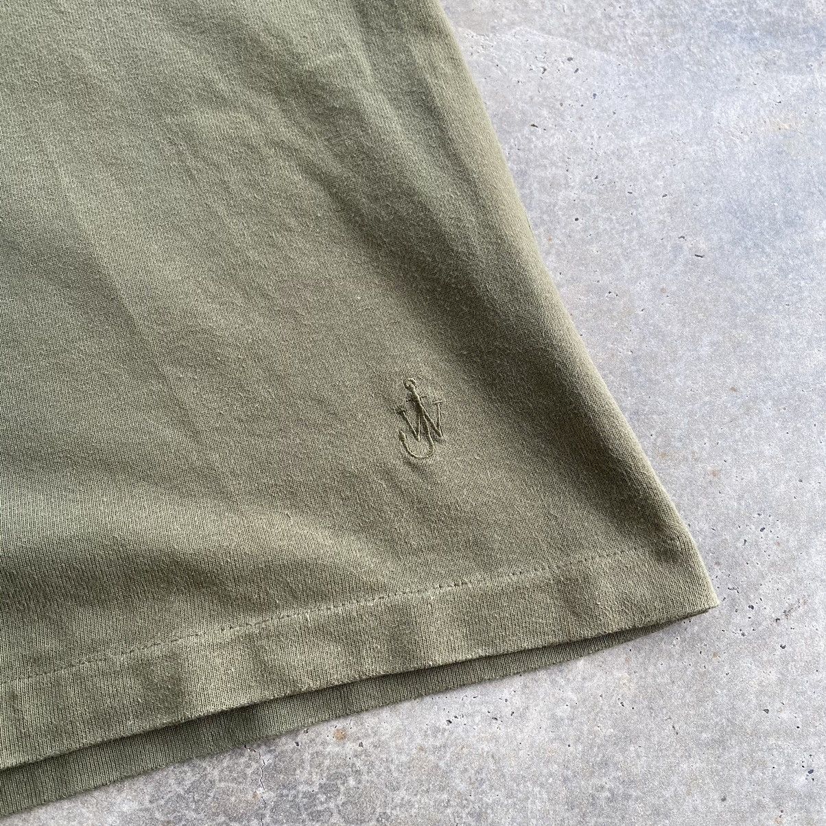 JW Anderson × Japanese Brand J.w.anderson Uniqlo Pocket Distressed Tees Size US XL / EU 56 / 4 - 3 Thumbnail