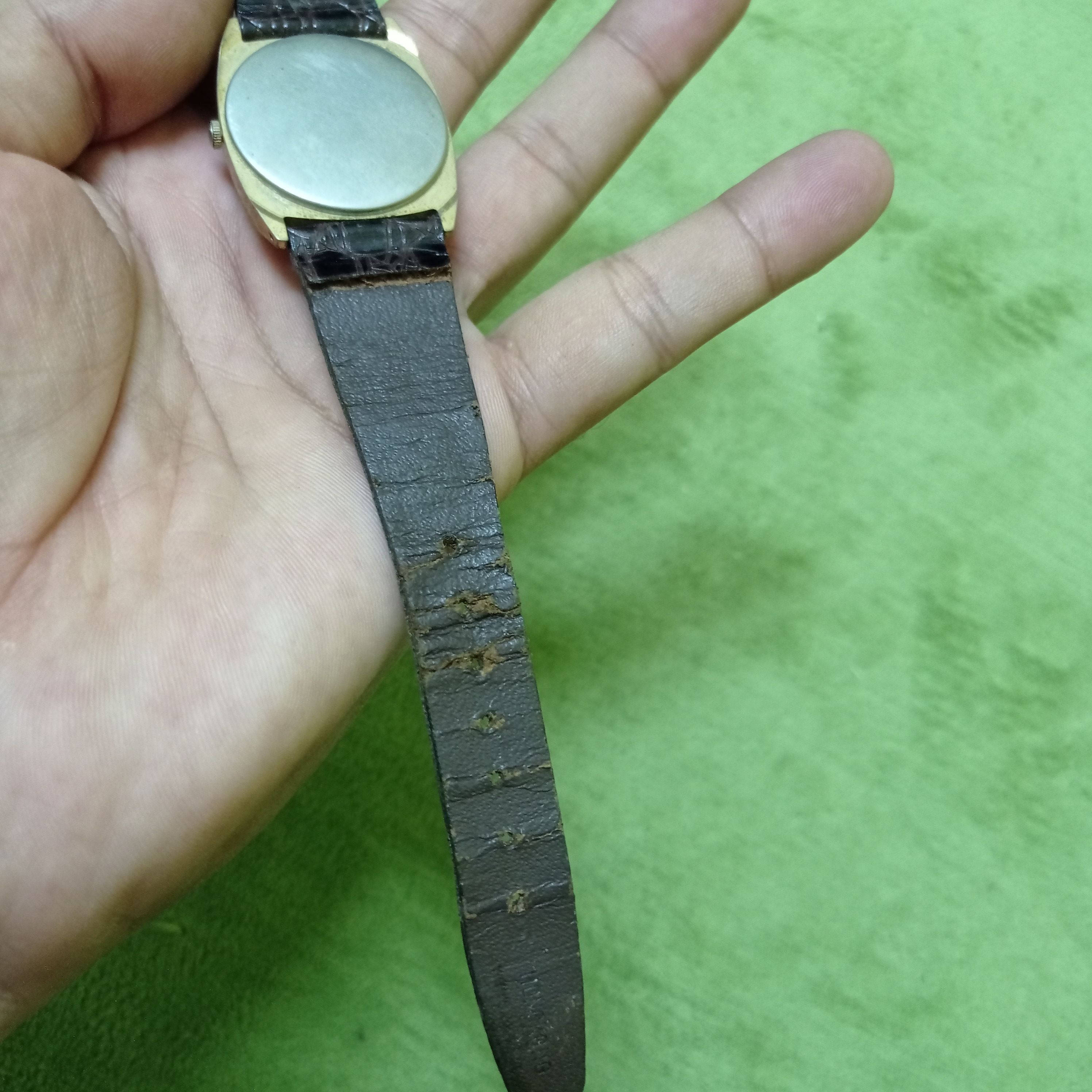 Japanese Brand 💥OFFER PRICE 💥Retro old watch by Voken Japan brand Size ONE SIZE - 14 Thumbnail