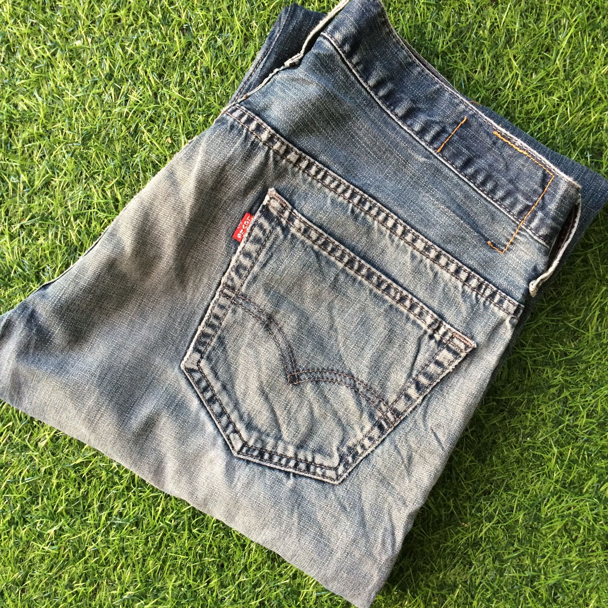 Levi's Distressed Levi's 569 Loose Straight Fit Jeans #B-978 Size US 35 - 9 Thumbnail