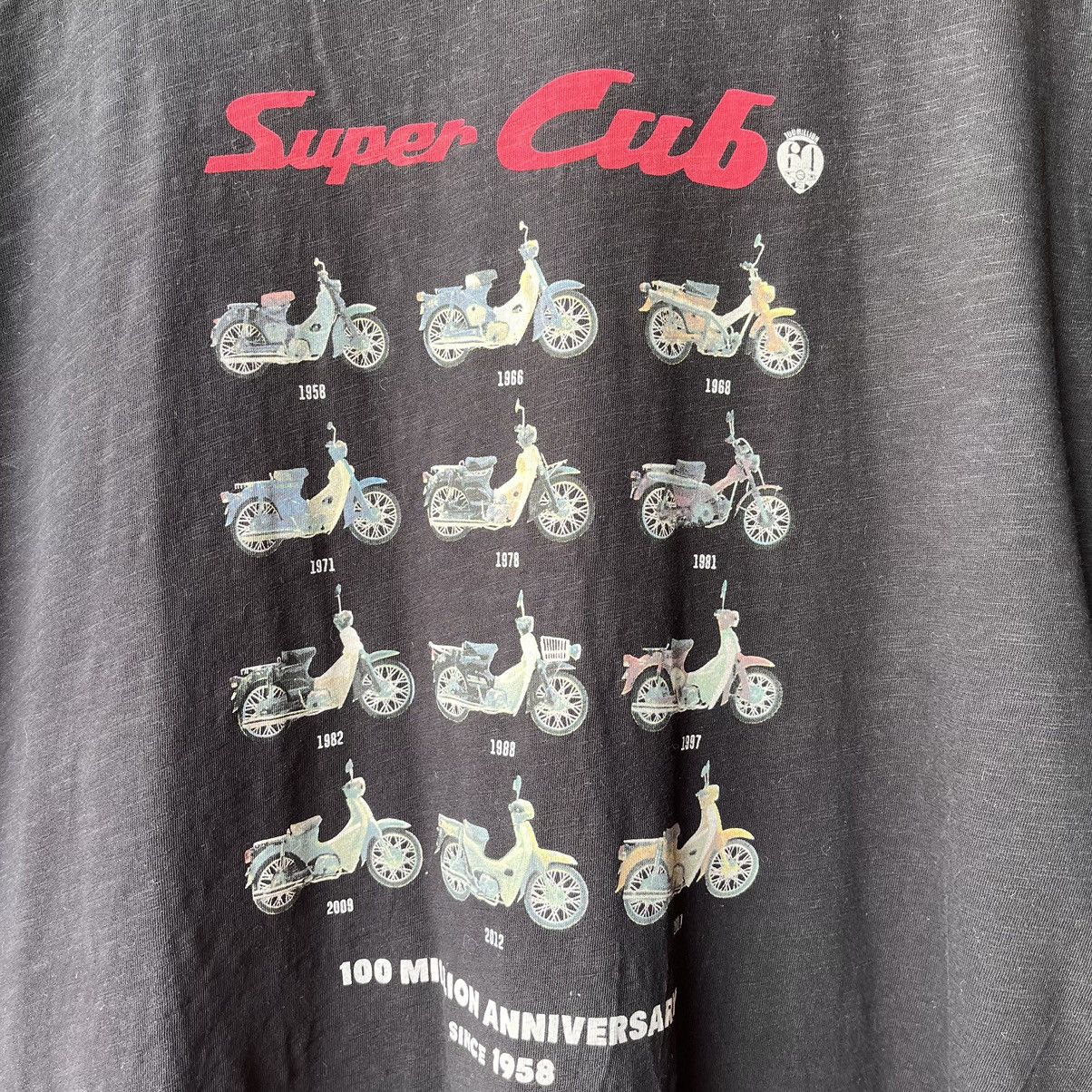 GU × Honda × Japanese Brand Honda Super Cub 100 Million Anniversary TShirt Size US XL / EU 56 / 4 - 8 Thumbnail