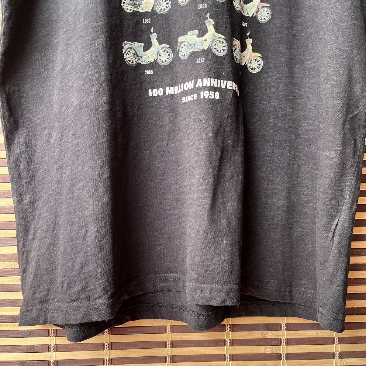 GU × Honda × Japanese Brand Honda Super Cub 100 Million Anniversary TShirt Size US XL / EU 56 / 4 - 15 Thumbnail