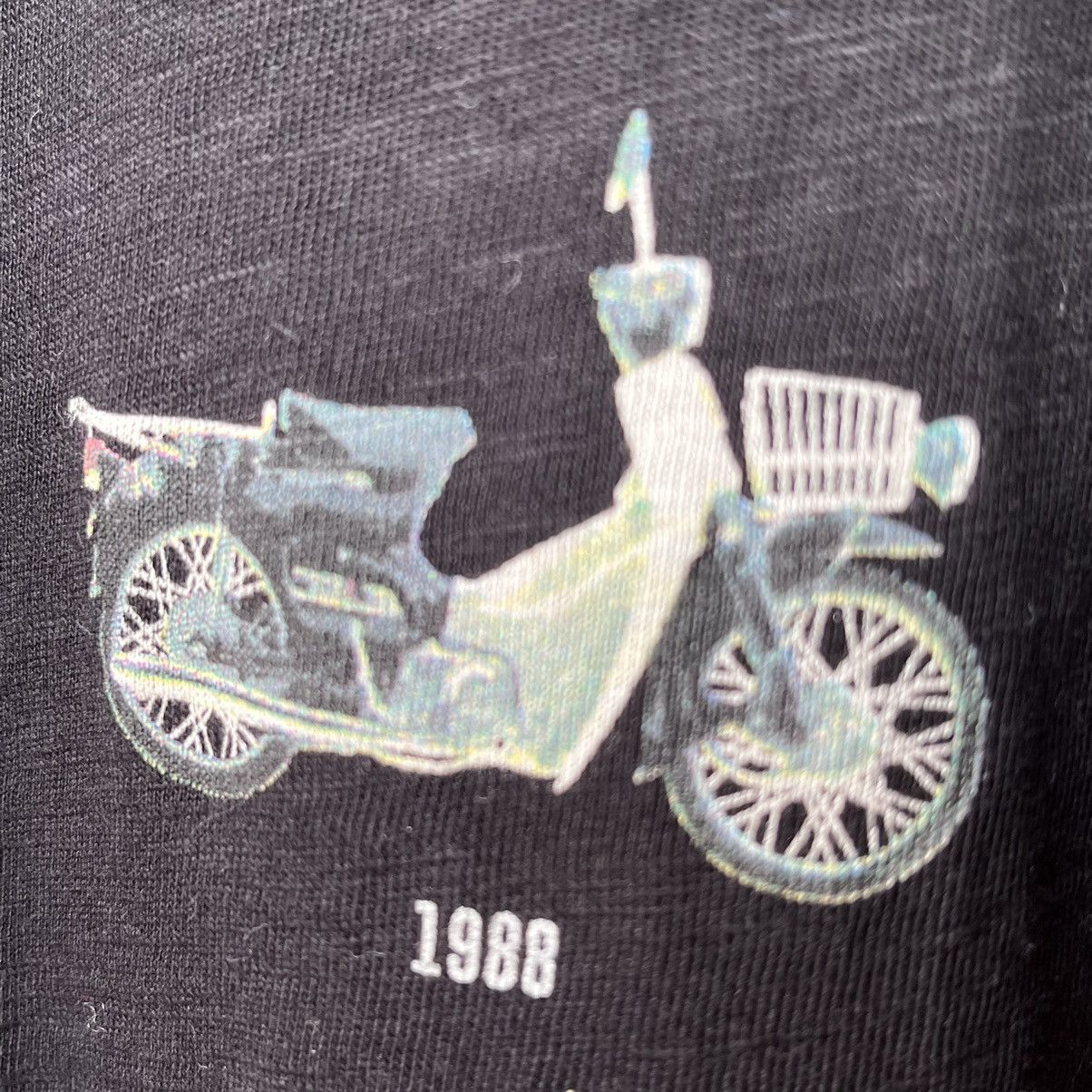 GU × Honda × Japanese Brand Honda Super Cub 100 Million Anniversary TShirt Size US XL / EU 56 / 4 - 10 Thumbnail