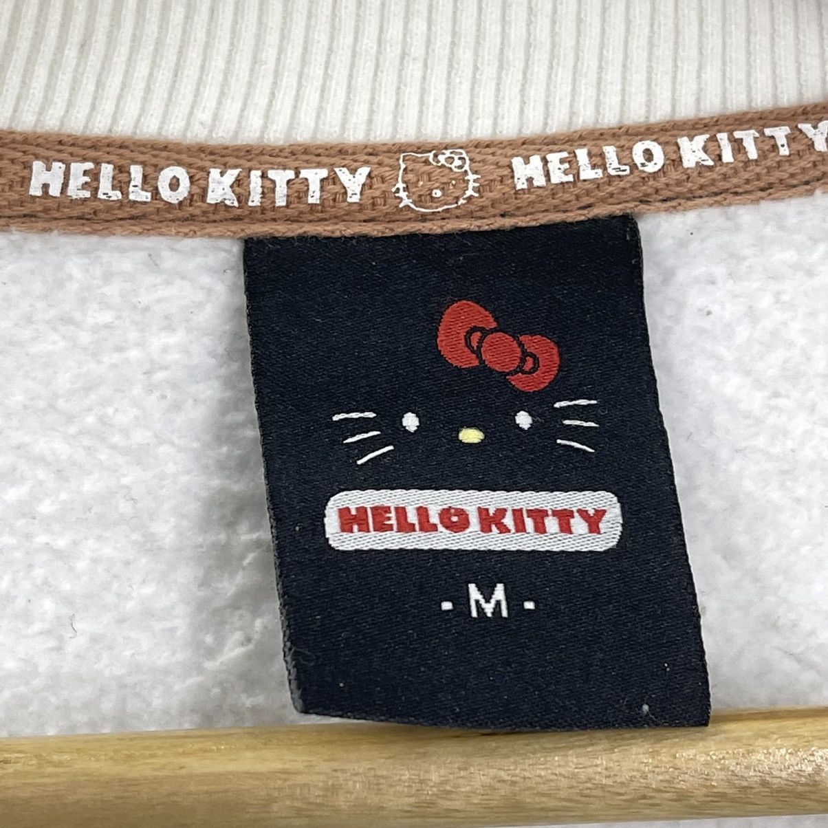 Japanese Brand RARE!! Hello Kitty Over Print Crewneck Hoodies Size M Size US M / EU 48-50 / 2 - 7 Thumbnail
