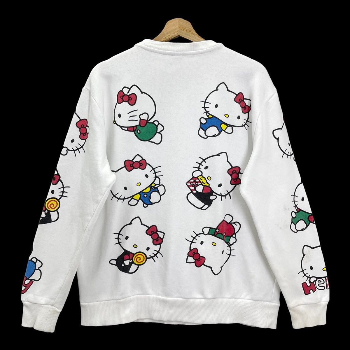 Japanese Brand RARE!! Hello Kitty Over Print Crewneck Hoodies Size M Size US M / EU 48-50 / 2 - 6 Thumbnail