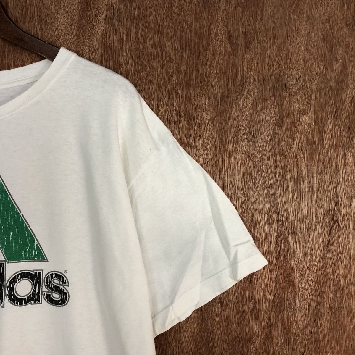 Adidas DL Adidas Vintage made in USA White Big Logo Tshirt #2057 Size US L / EU 52-54 / 3 - 4 Thumbnail