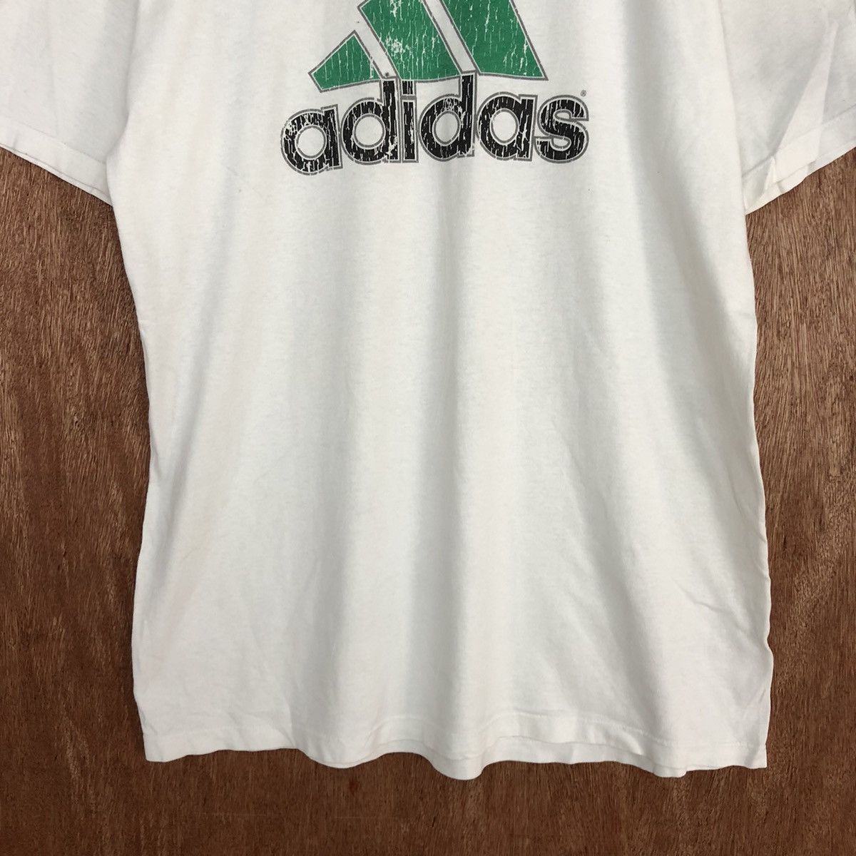 Adidas DL Adidas Vintage made in USA White Big Logo Tshirt #2057 Size US L / EU 52-54 / 3 - 6 Thumbnail