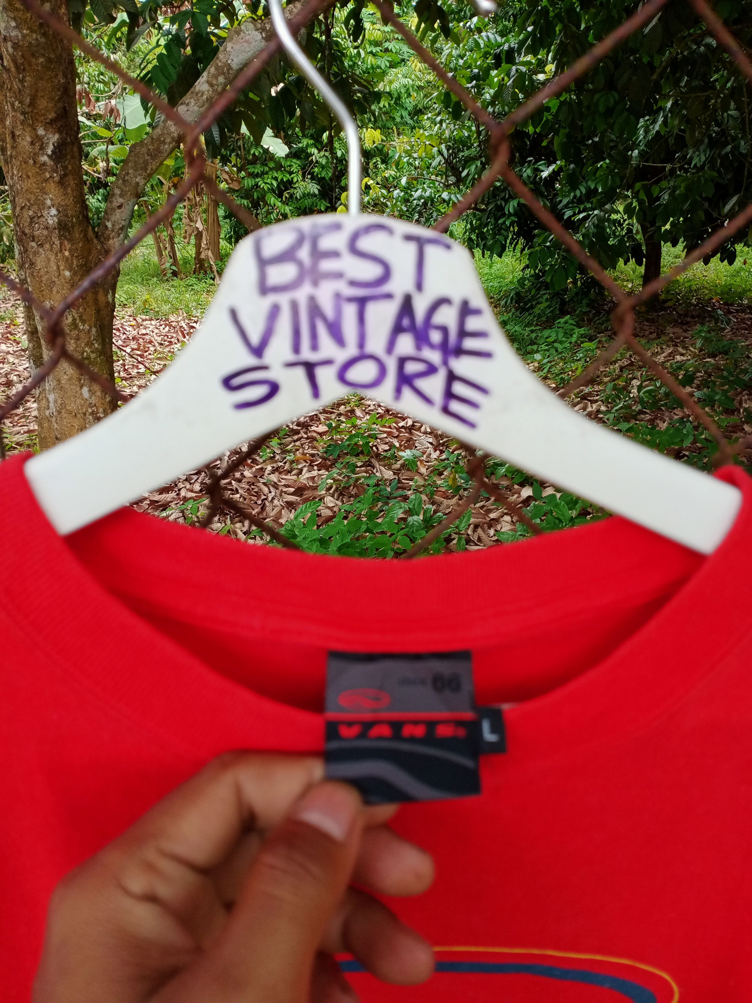 Vans Vintage 90s Vans Big Logo Tshirt Size US L / EU 52-54 / 3 - 3 Thumbnail