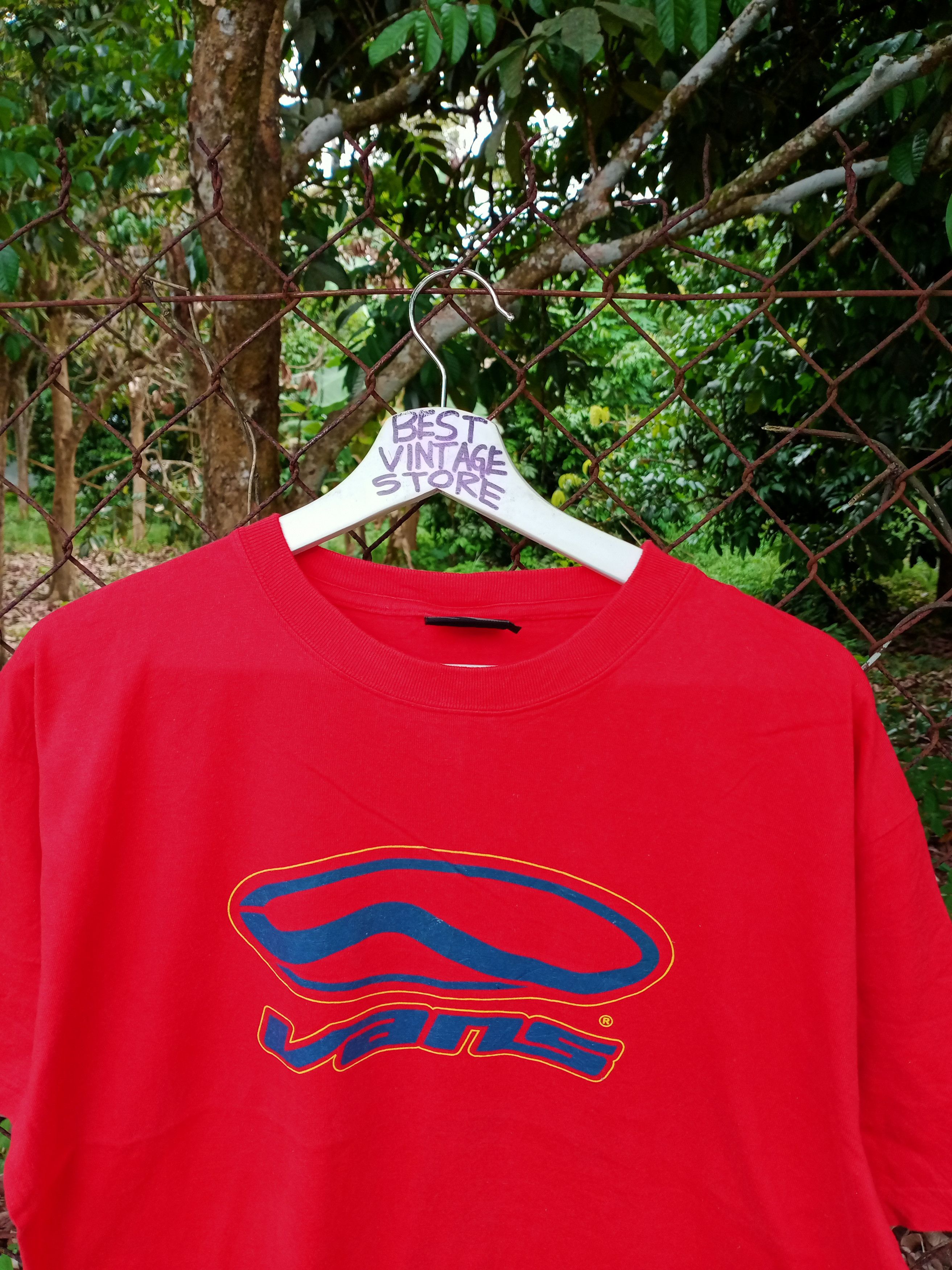 Vans Vintage 90s Vans Big Logo Tshirt Size US L / EU 52-54 / 3 - 2 Thumbnail