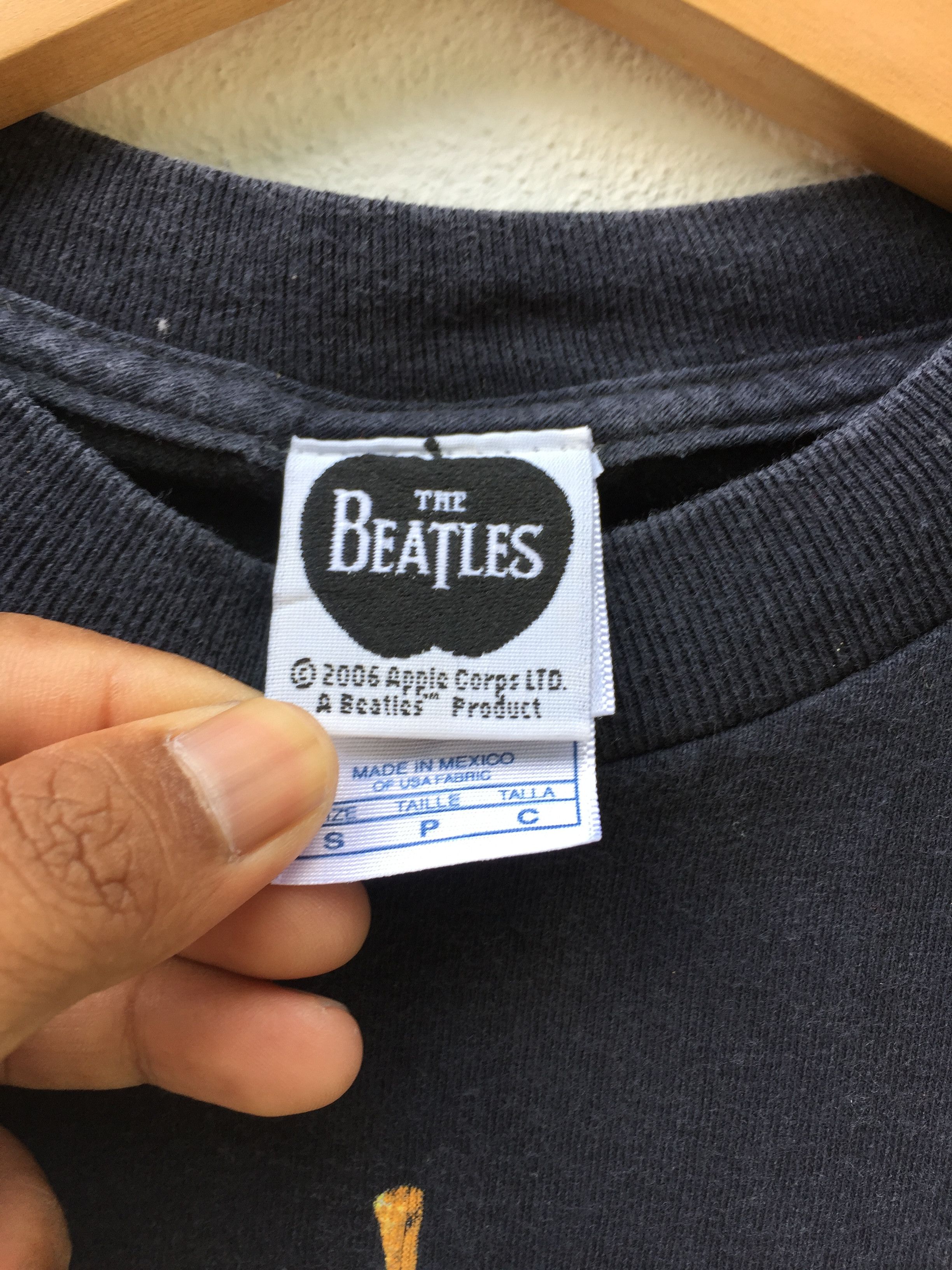 Band Tees The Beatles Apple Logo Vintage Band Tee Shirt Size US S / EU 44-46 / 1 - 10 Thumbnail