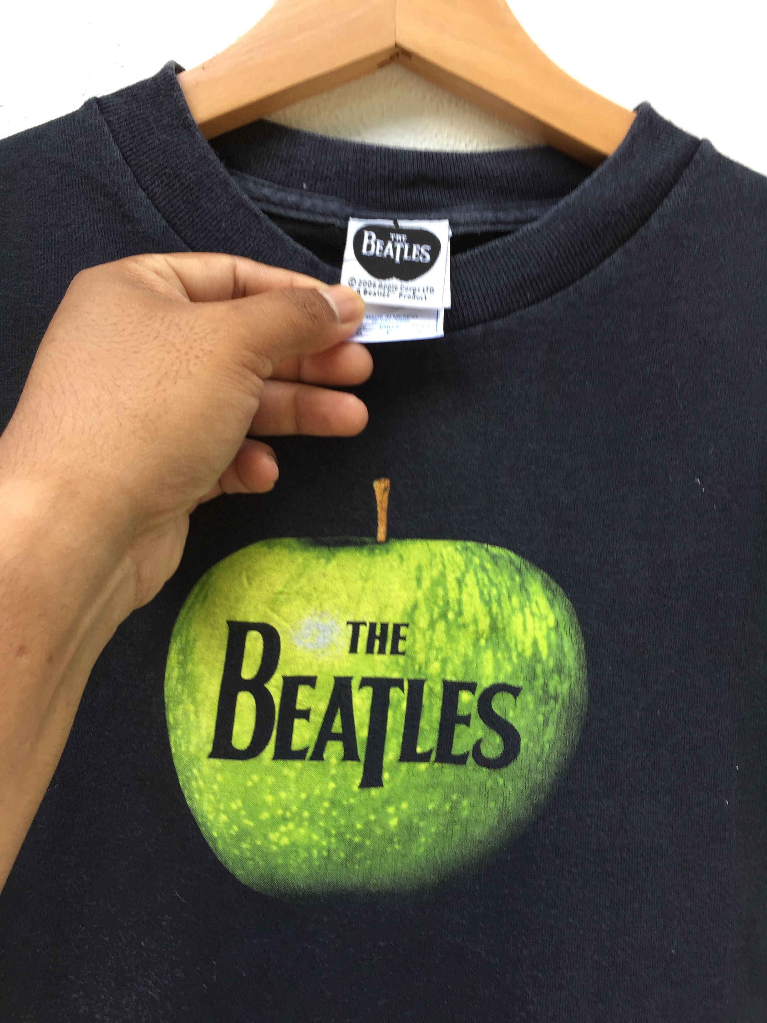 Band Tees The Beatles Apple Logo Vintage Band Tee Shirt Size US S / EU 44-46 / 1 - 9 Thumbnail