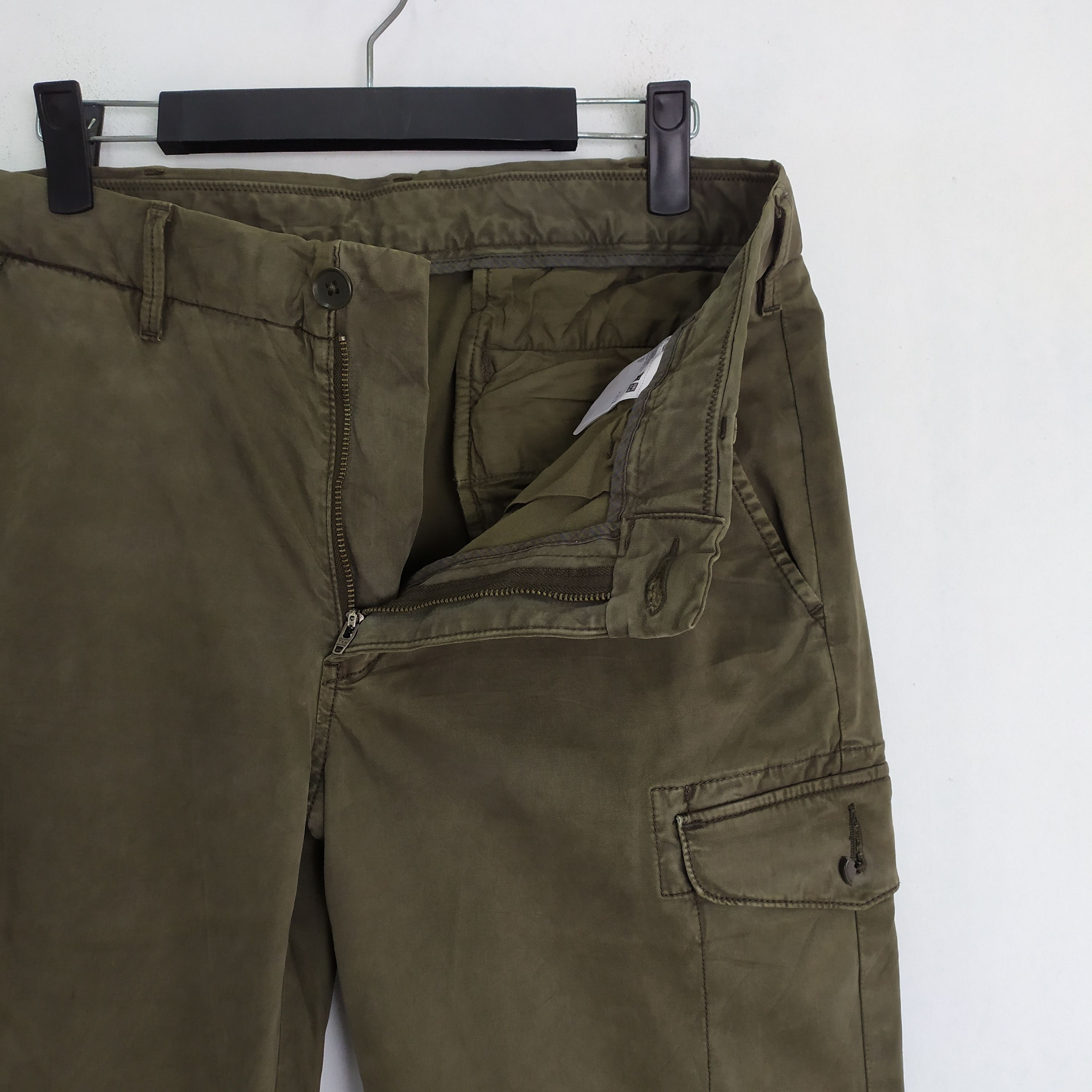 Japanese Brand JAPANESE BRAND LOW RISE GREEN SKINNY CARGO PANTS Size US 29 - 2 Thumbnail