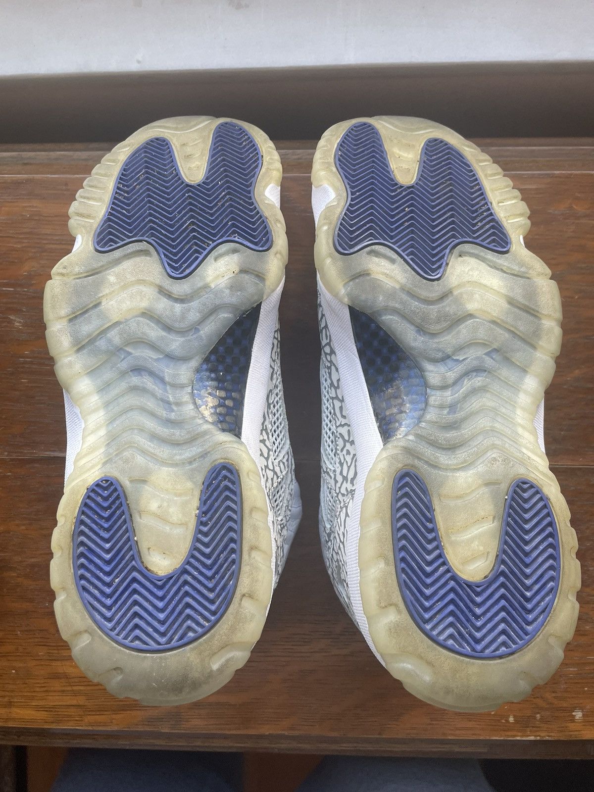Jordan Brand Air Jordan 11 Retro Low IE 2015 Cobalt OG Size US 10.5 / EU 43-44 - 5 Thumbnail