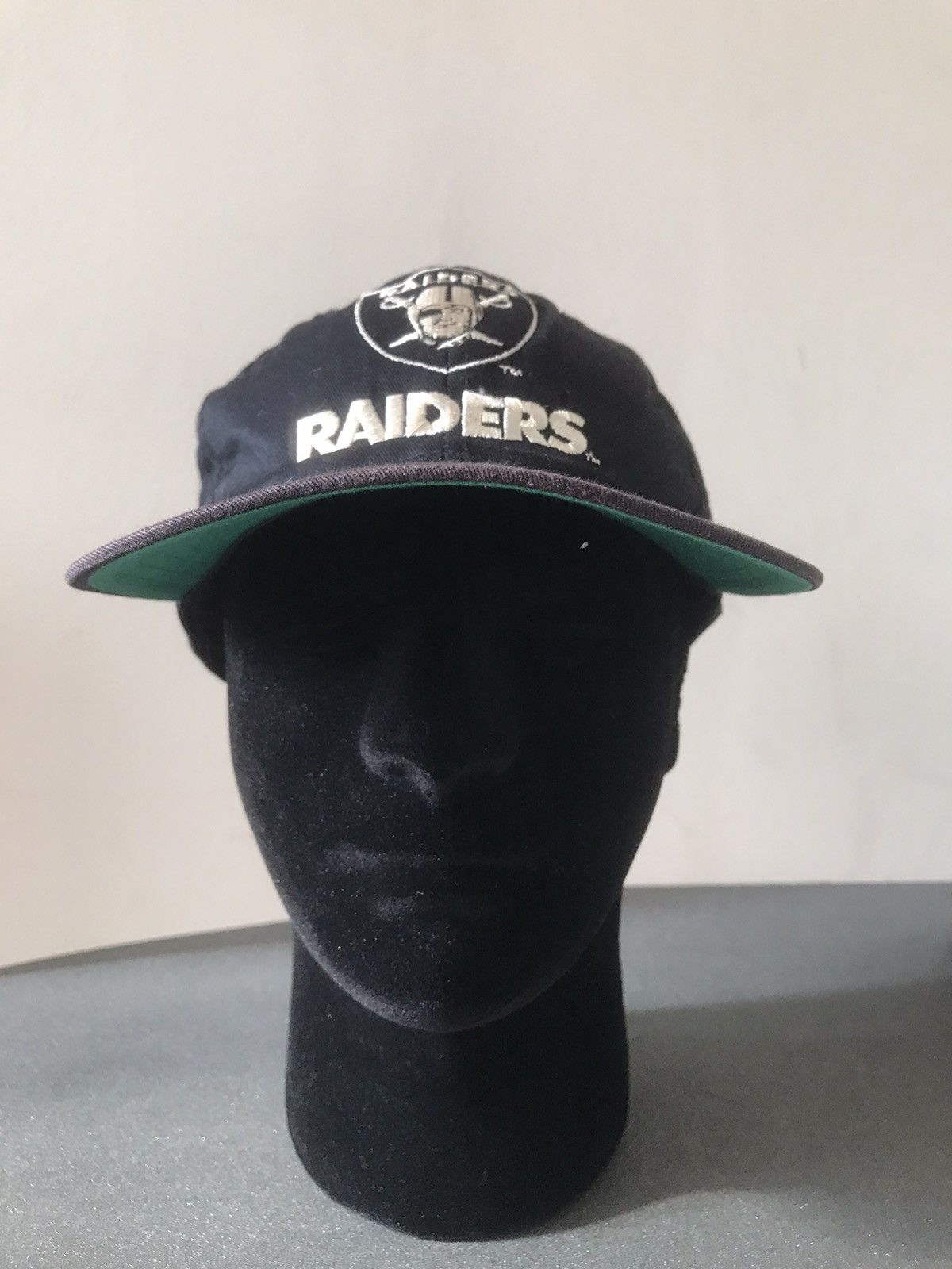 image of Nfl x Oakland Raiders Vintage Riders Hat in Black, Men's