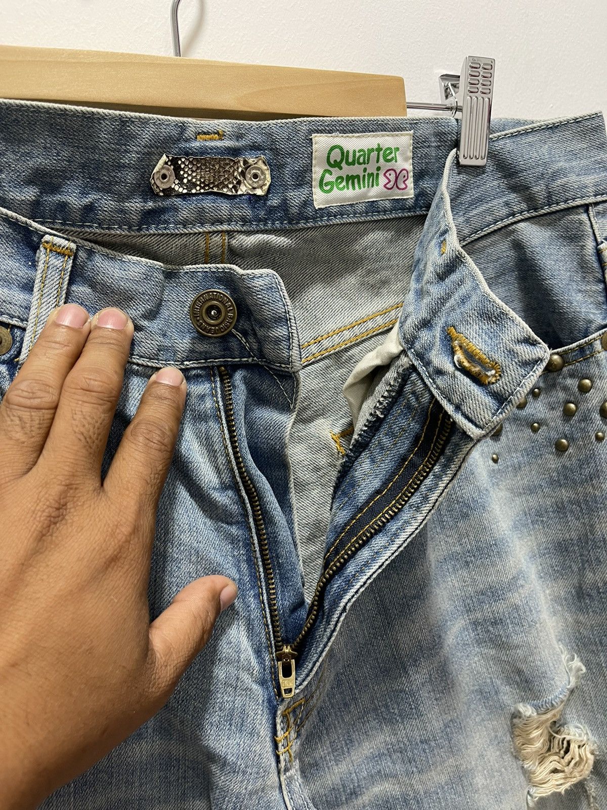 Japanese Brand × Vintage JAPANESE BRAND QUARTER GEMINI RIPPED DISTRESSED DENIM JEANS Size US 32 / EU 48 - 8 Thumbnail