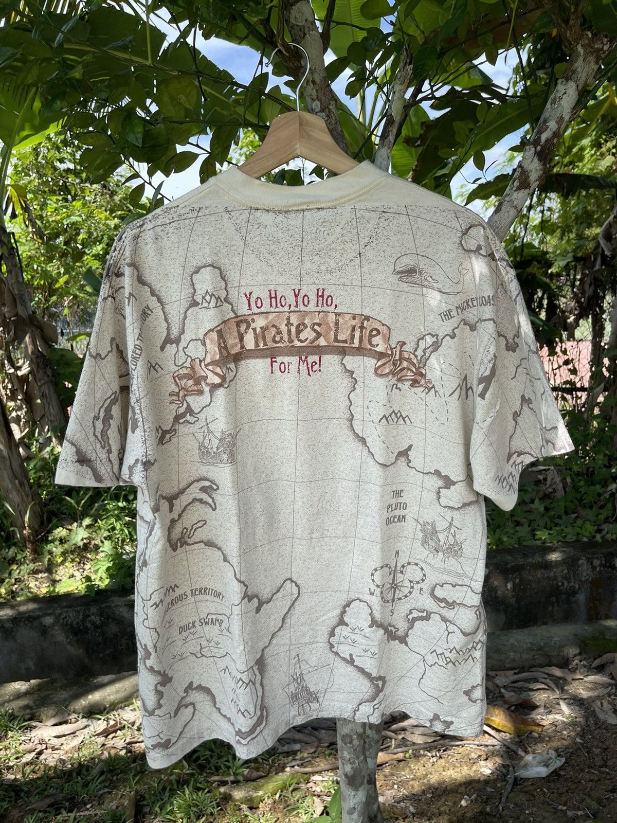Mickey Mouse VINTAGE SINGLE STITCHED PIRATES OF CARIBBEAN MICKEY TEE Size US L / EU 52-54 / 3 - 5 Thumbnail