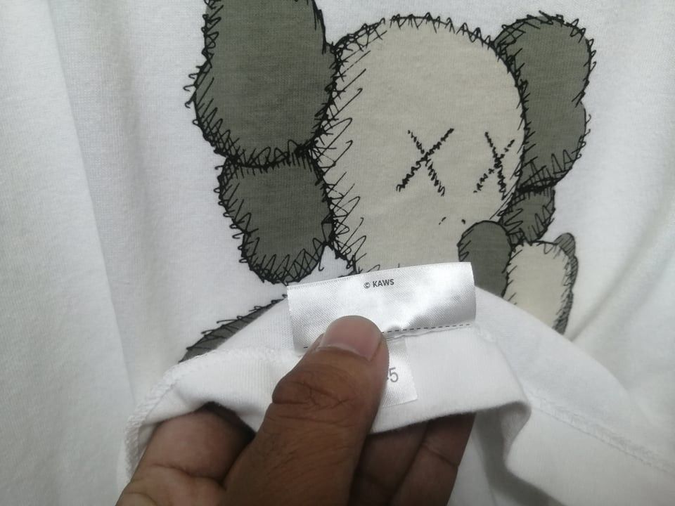 Japanese Brand KAWS TEE VERY RARE Size US XL / EU 56 / 4 - 6 Thumbnail