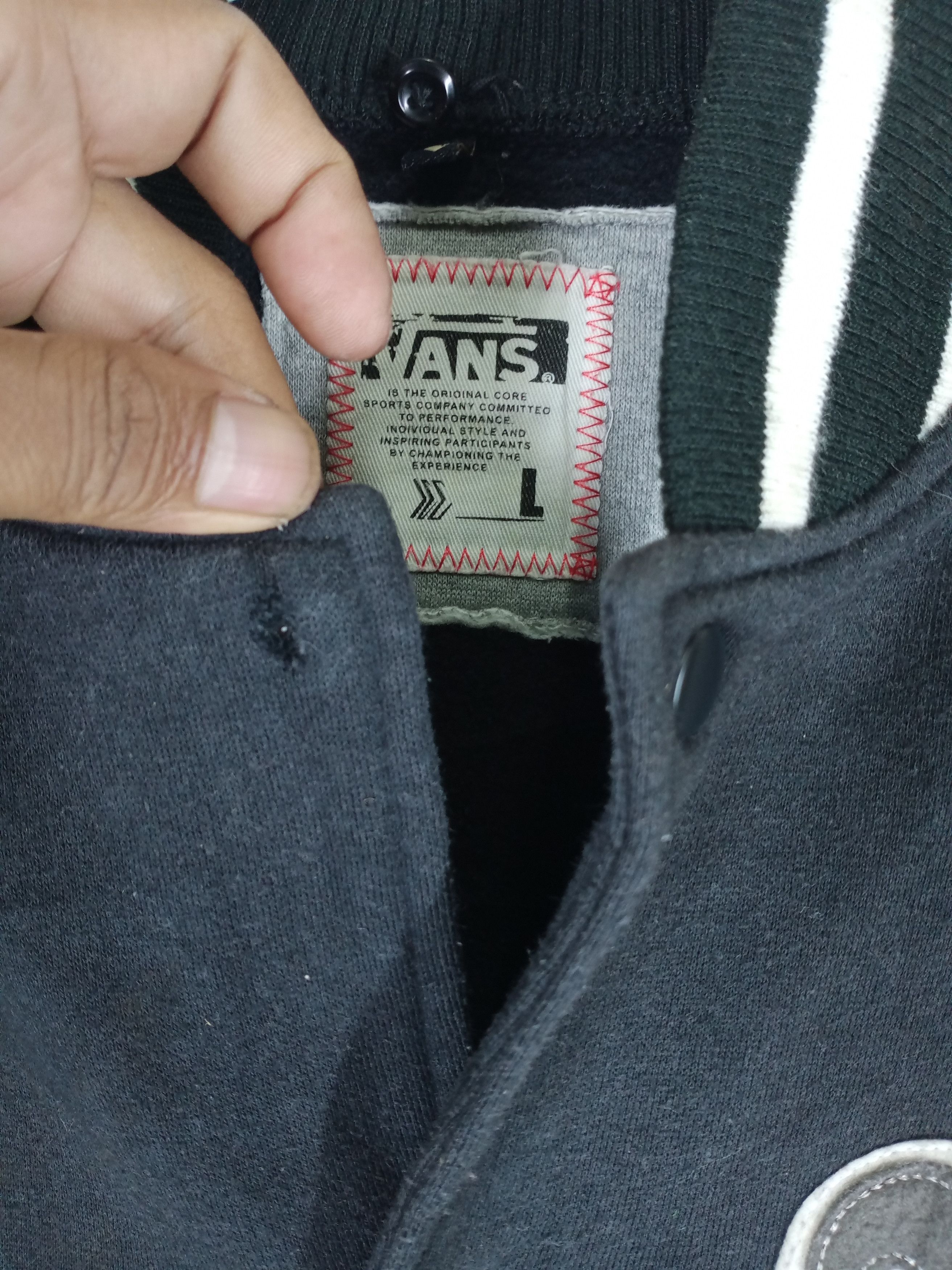 Vans Vintage Vans Varsity Jacket Embroidered Logo Sweater Size US L / EU 52-54 / 3 - 4 Thumbnail
