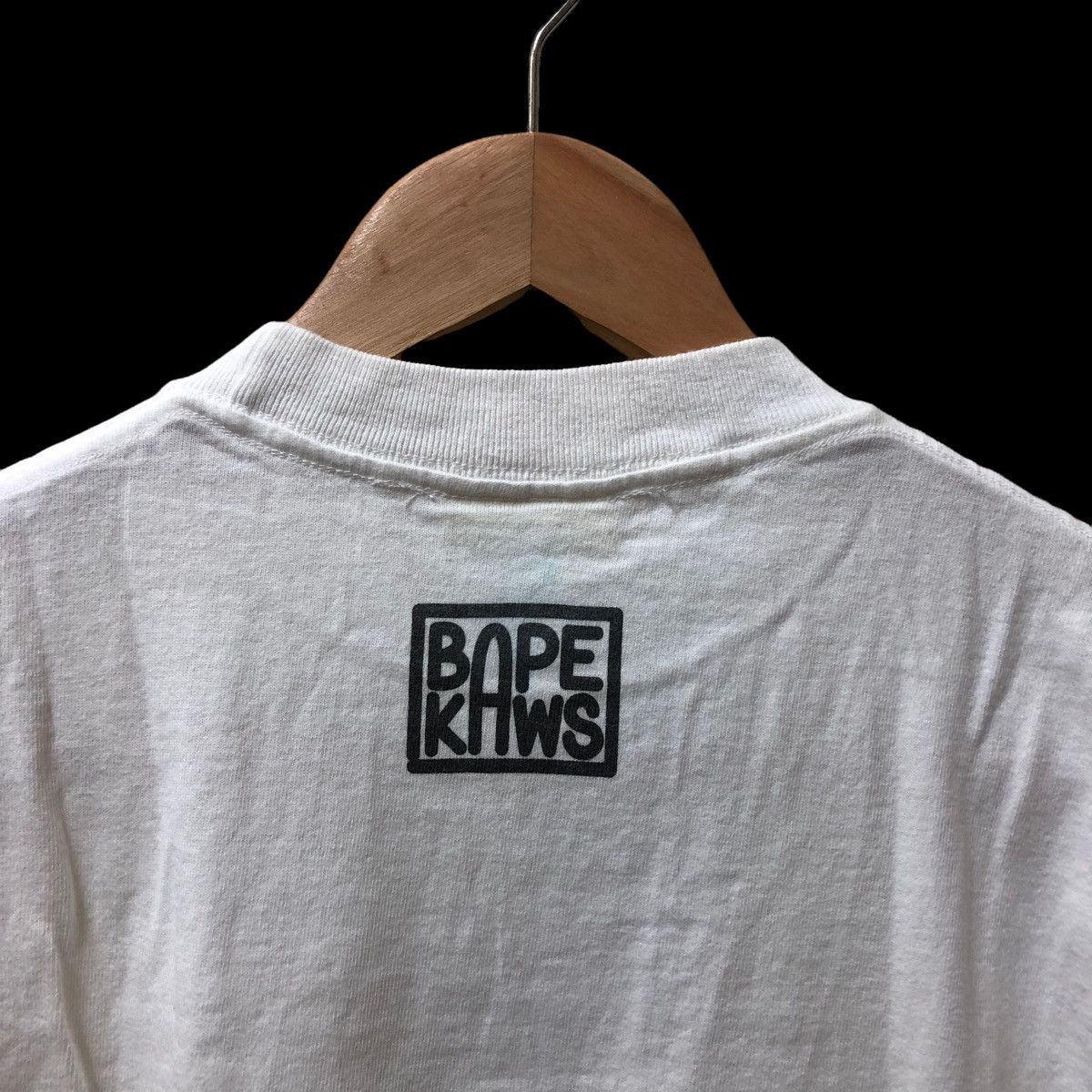Bape × Kaws BAPE X KAWS AIRPLANE BIG LOGO T-SHIRT Size US XS / EU 42 / 0 - 8 Thumbnail