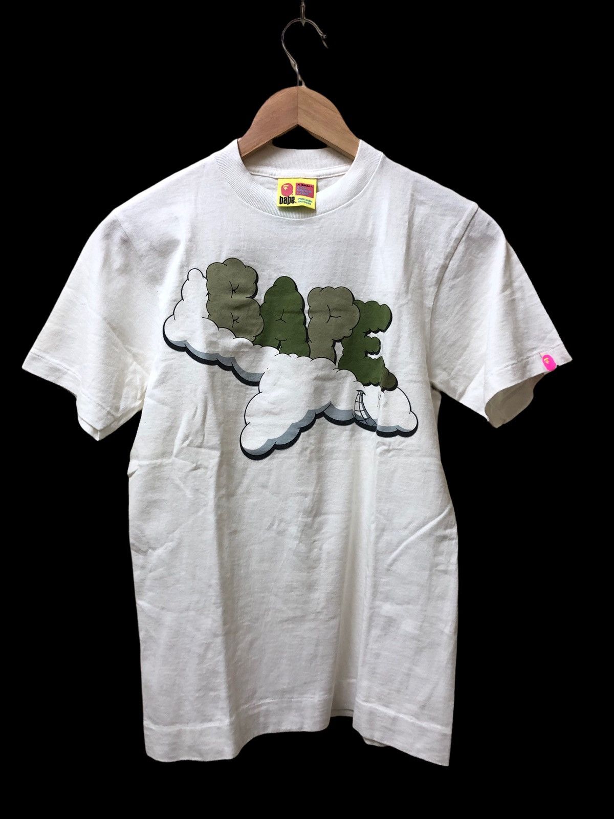 Bape × Kaws BAPE X KAWS AIRPLANE BIG LOGO T-SHIRT Size US XS / EU 42 / 0 - 1 Thumbnail