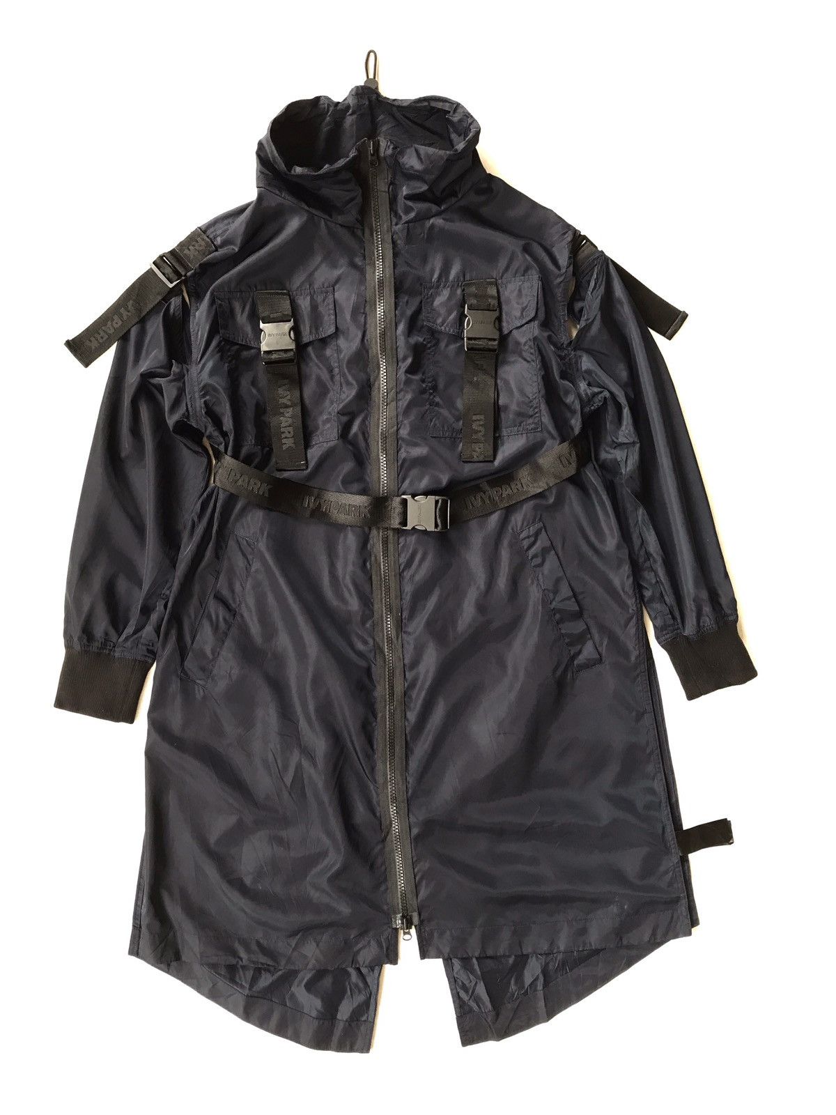 Beyonce × Ivy Crew 🔥IVY PARK PARACHUTE JACKET Size M / US 6-8 / IT 42-44 - 12 Thumbnail