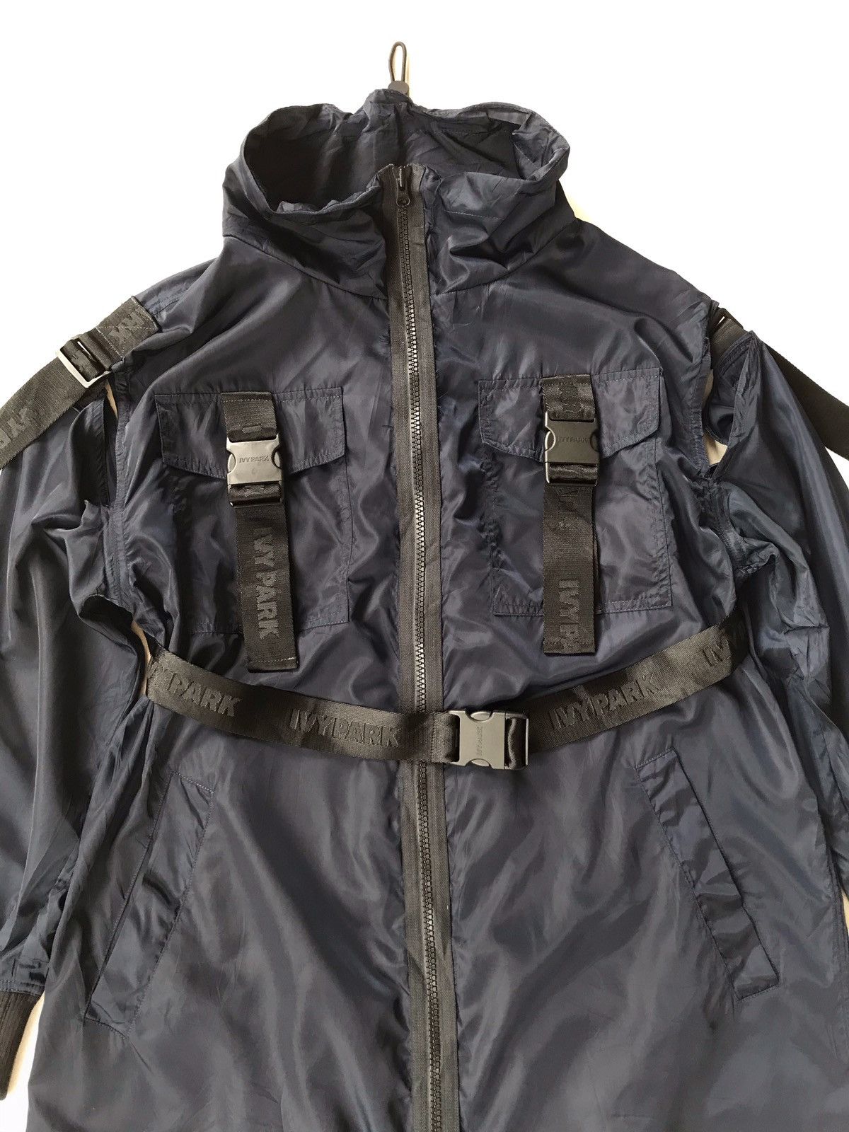 Beyonce × Ivy Crew 🔥IVY PARK PARACHUTE JACKET Size M / US 6-8 / IT 42-44 - 13 Thumbnail